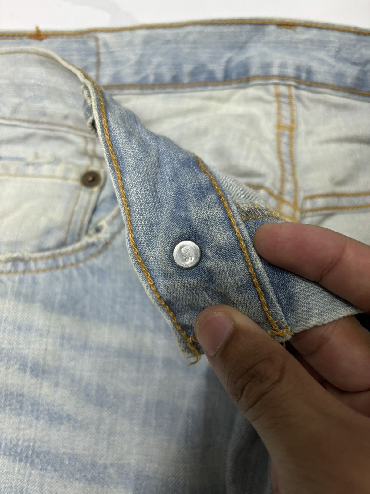 Levi's VINTAGE LEVIS 501 CLAW MARK BLUE WASH DISTRESS DENIM JEANS Size US 32 / EU 48 - 14 Thumbnail