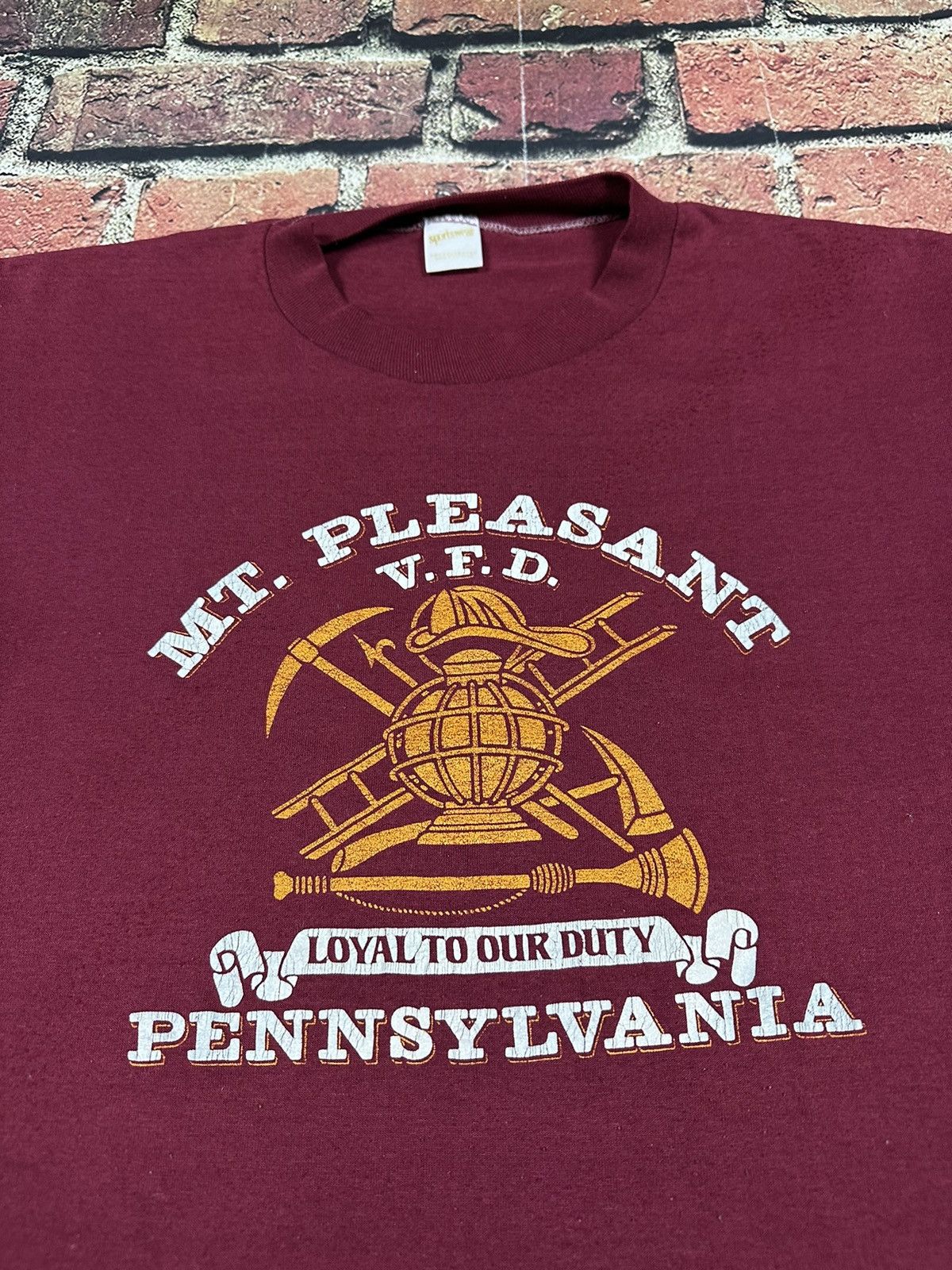 Vintage Vintage Volunteer Fire Dept 80s T Shirt Mount Pleasant Worn Size US L / EU 52-54 / 3 - 2 Thumbnail