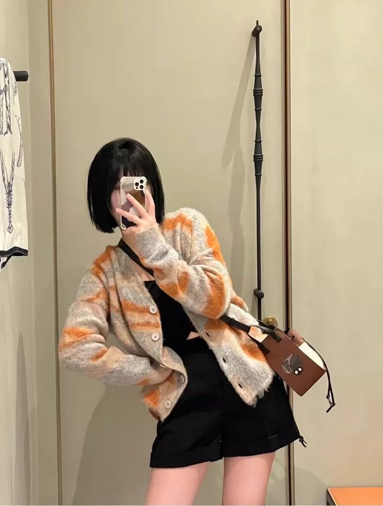 Loewe stylish loewe cardigan with vibrant colors Size US M / EU 48-50 / 2 - 5 Thumbnail