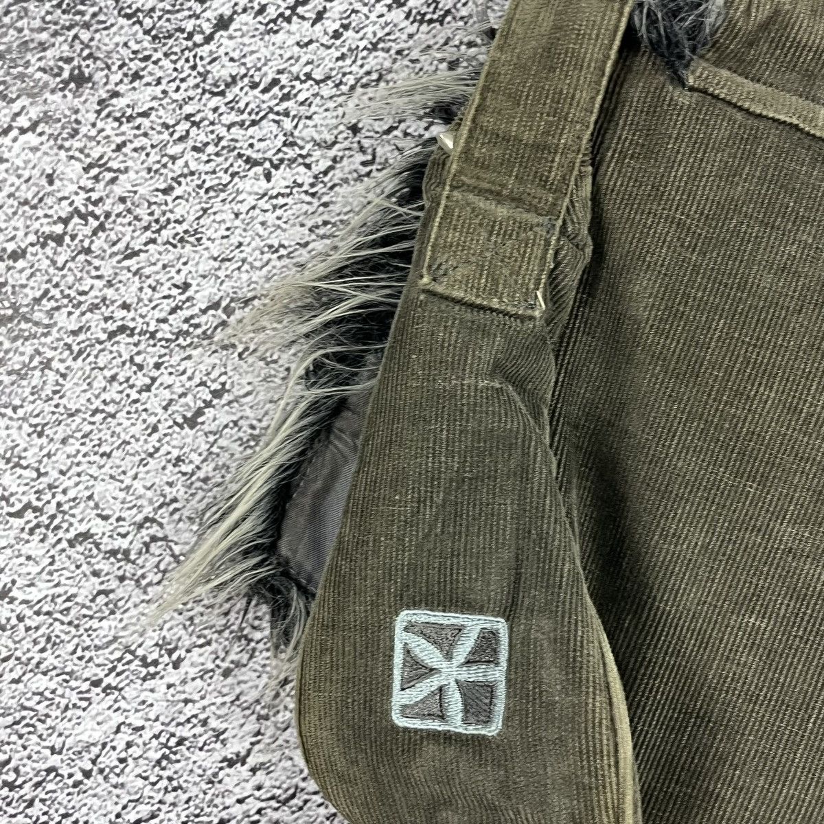Vintage 🦖VINTAGE🦖 Animal Dark Green Crossbody fur corduroy Bag Size ONE SIZE - 12 Thumbnail