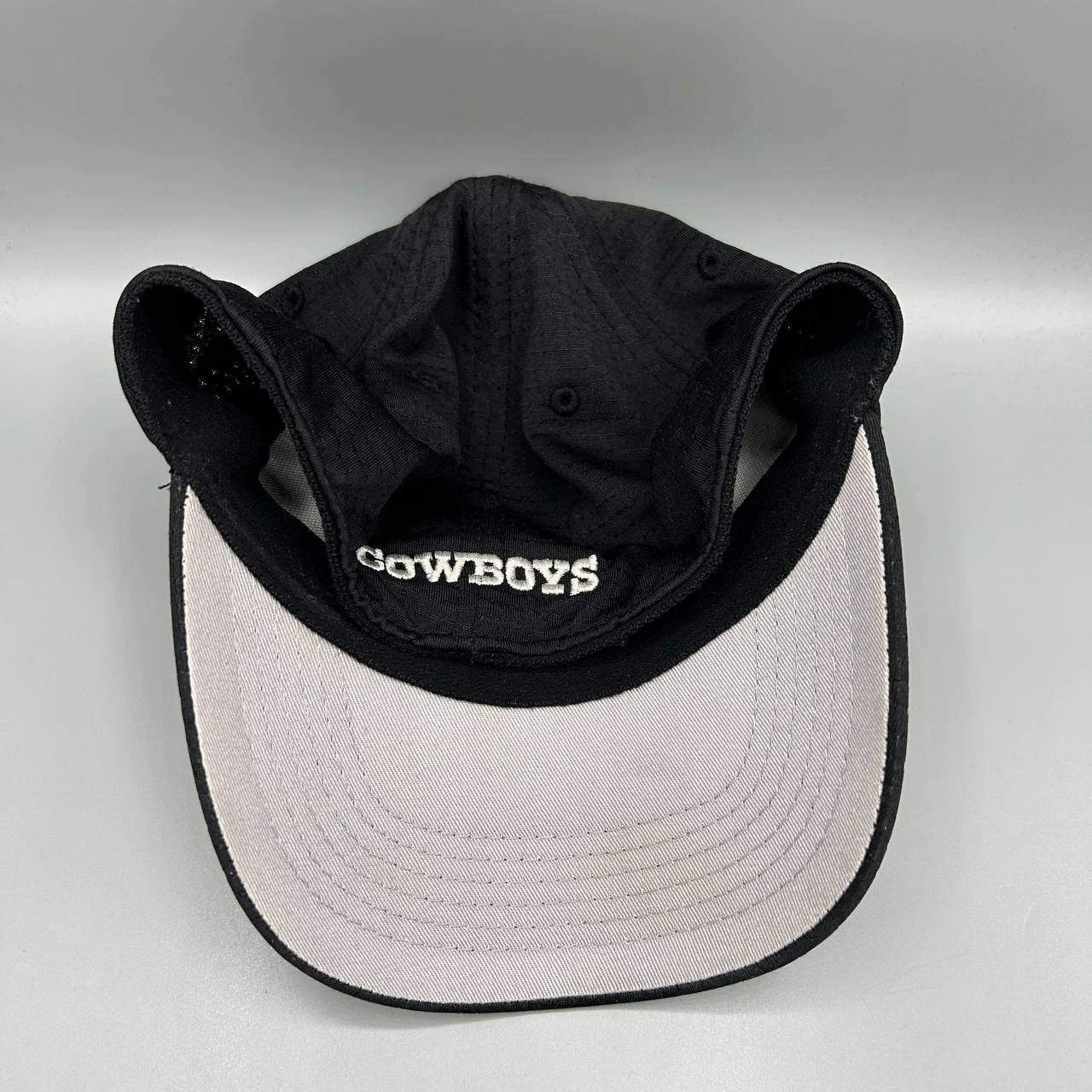 The Unbranded Brand Dallas Cowboys Hat Men M-L Embroidered Stretch Fitted Size ONE SIZE - 6 Thumbnail