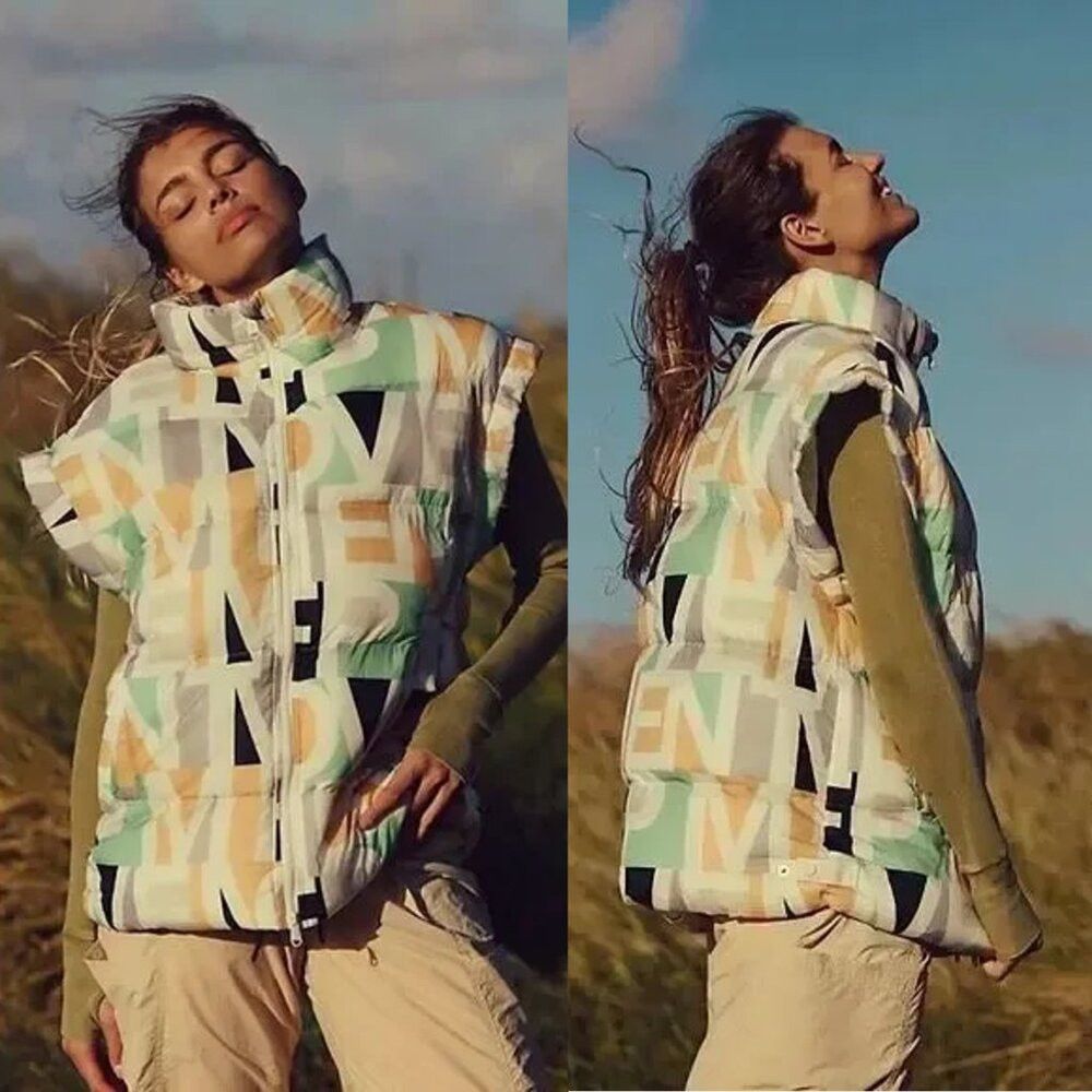 Free People NWT New Free People In A Bubble Printed Puffer Vest Size S Size S / US 4 / IT 40 - 1 Thumbnail
