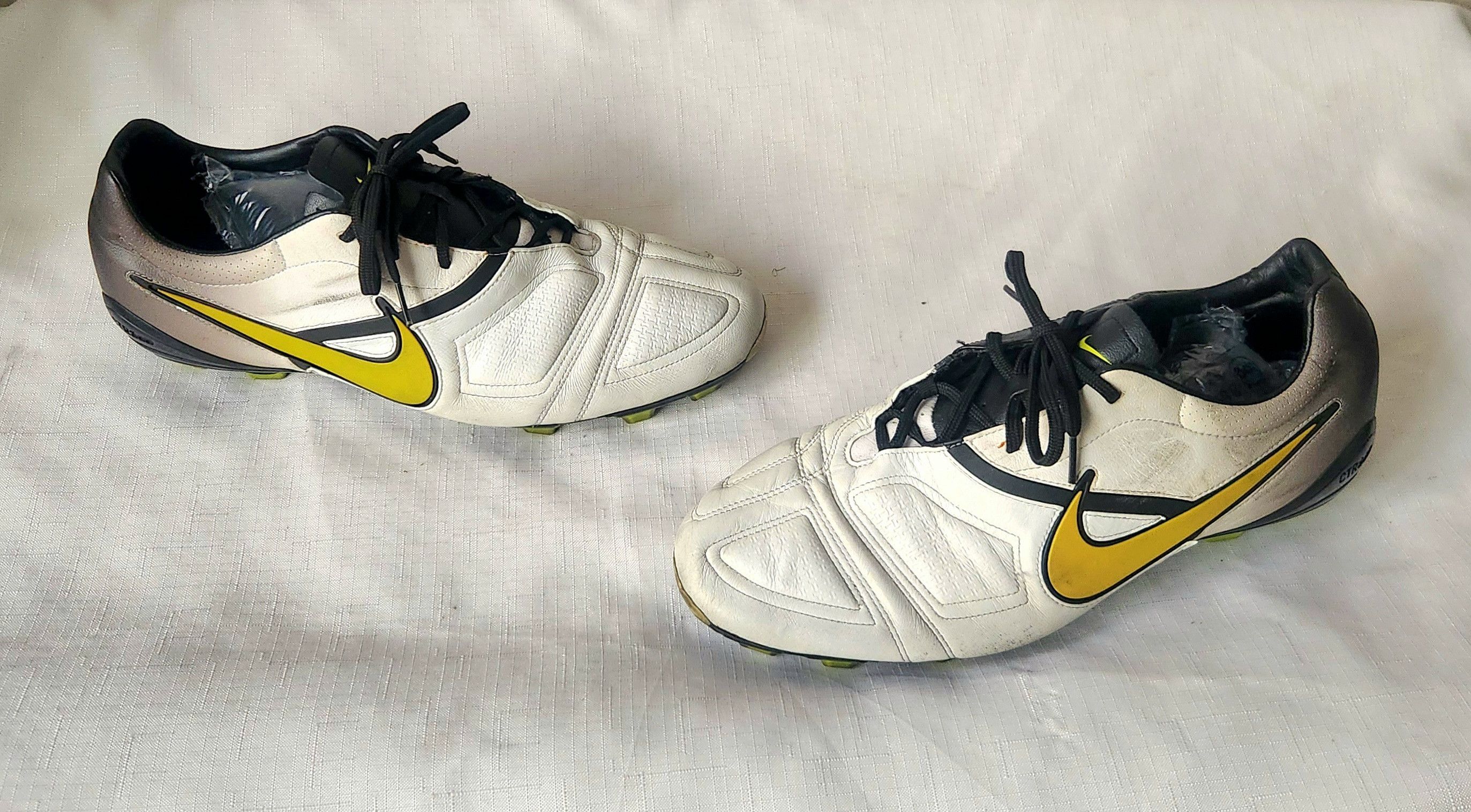Nike × Vintage Nike CTR360 Maestri FG Football Cleats Boots size 13 Size US 13 / EU 46 - 2 Thumbnail