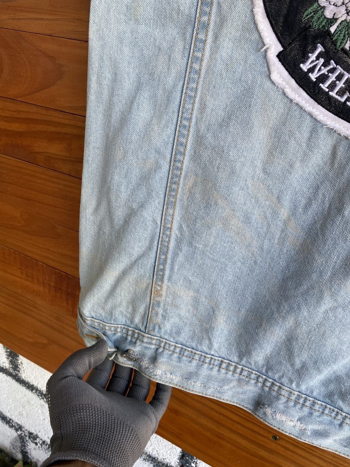 Bershka Bershka Denim Vest Light Wash Sleeveless Jacket Tiger Patch Size US L / EU 52-54 / 3 - 13 Thumbnail