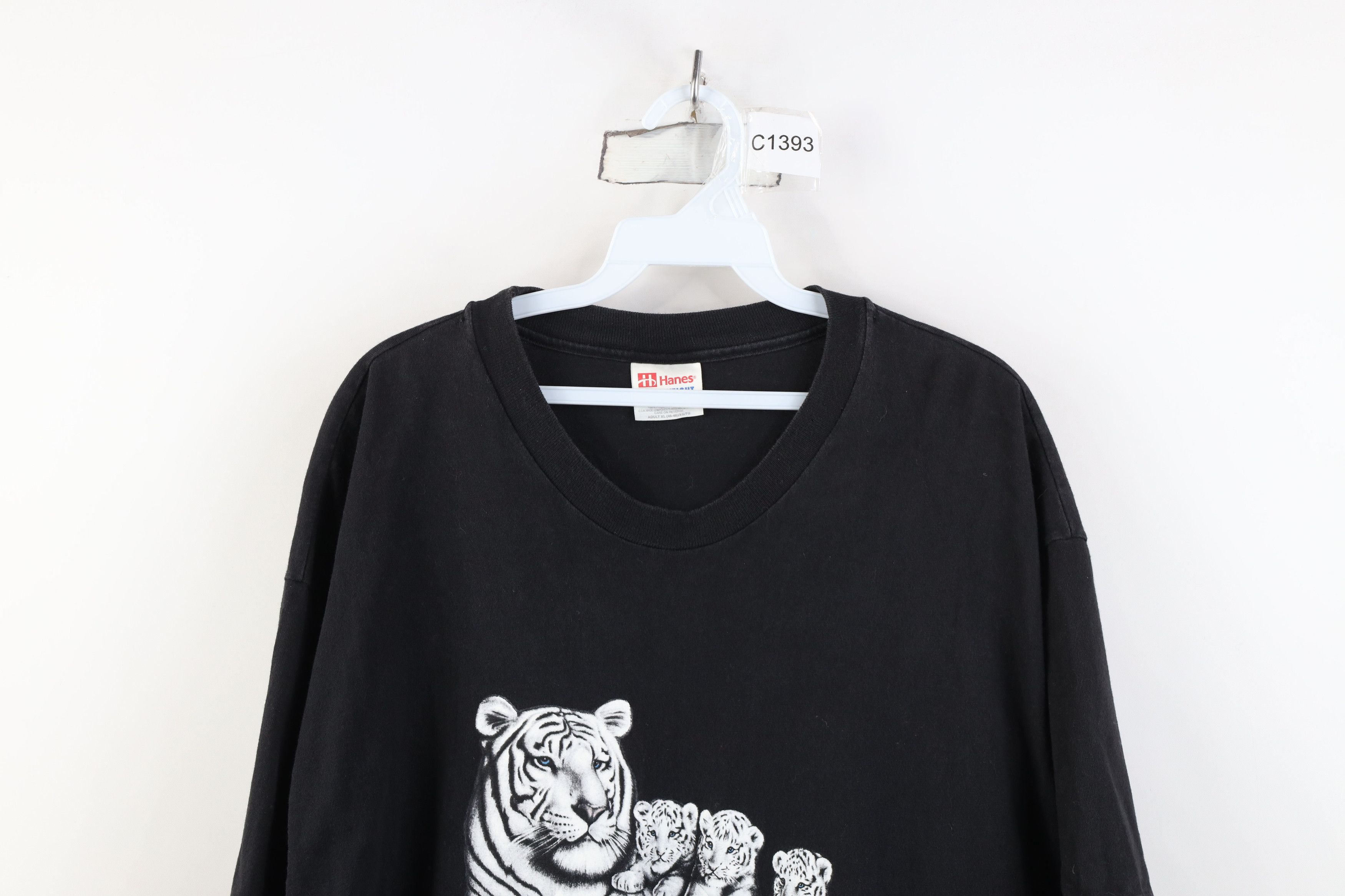 Vintage Vintage 90s Streetwear White Tiger Cubs Las Vegas T-Shirt Size US XL / EU 56 / 4 - 2 Thumbnail