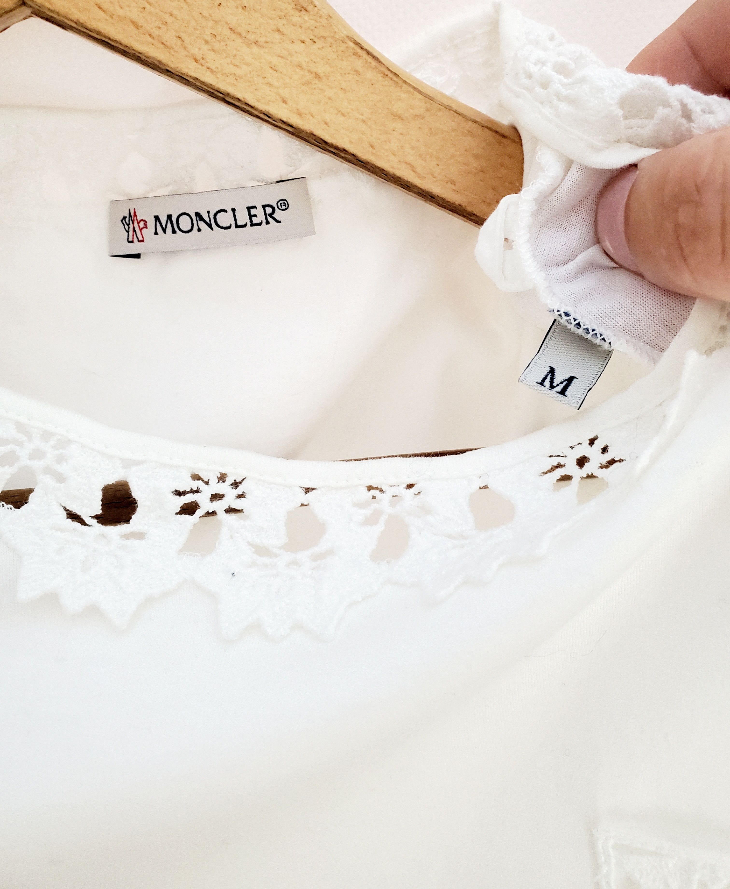 Japanese Brand × Moncler Moncler Tshirt blouse perfect condition size M Size M / US 6-8 / IT 42-44 - 5 Thumbnail