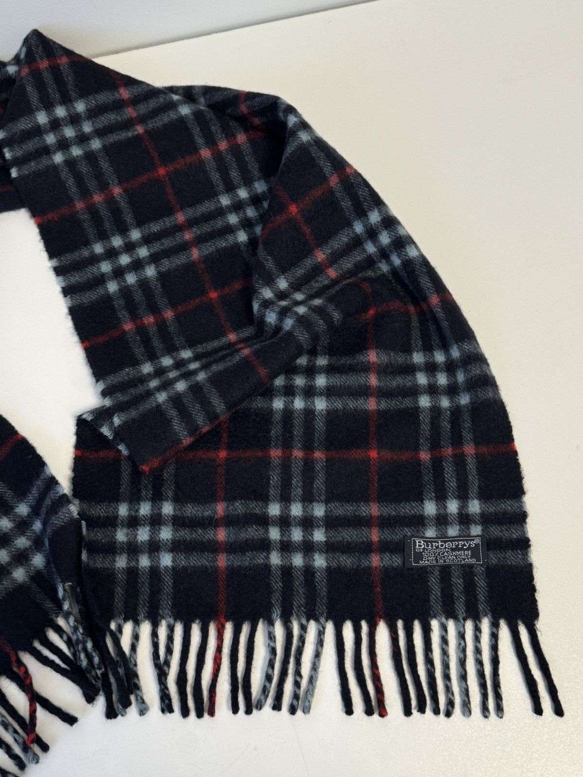 Burberry Burberry 100% Cashmere Scarf Nova Check Navy Fringe Luxury Size ONE SIZE - 7 Thumbnail