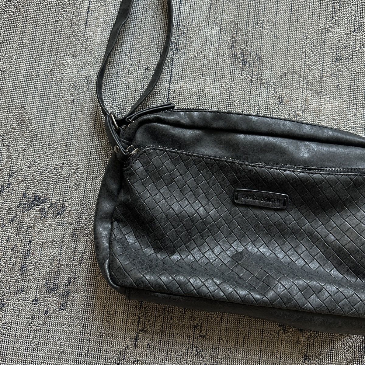 Enrico Bennetti Leather Crossbody Bag