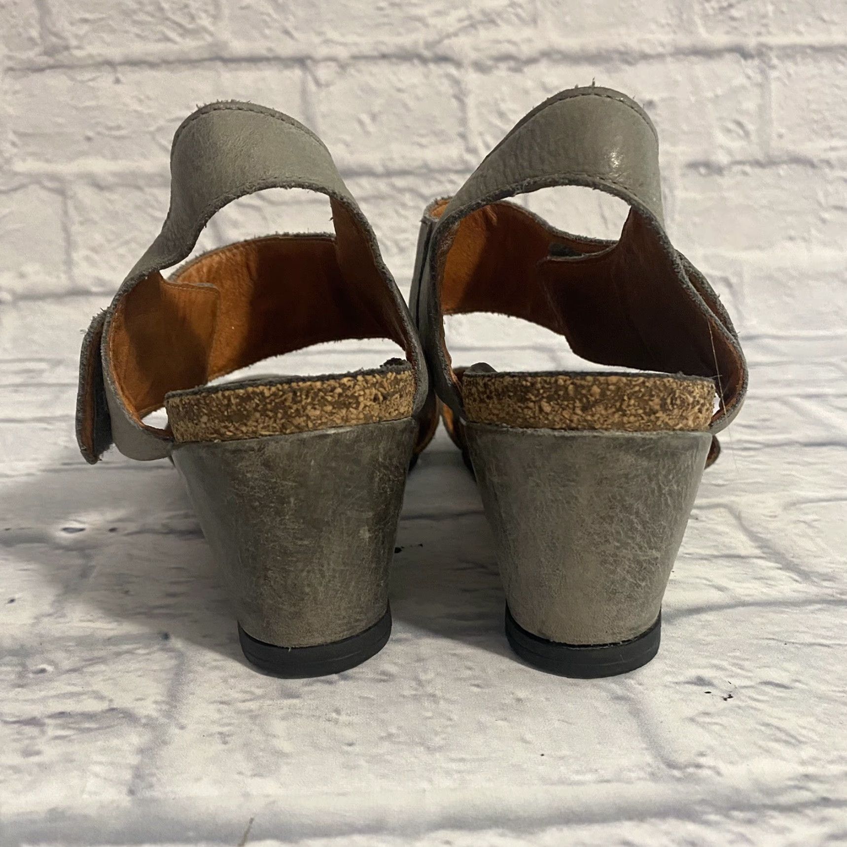 Taos VINTAGE: No — Taos Carousel 2 Wedge Sandals Graphite Metallic Gray Hook And Loop Women’s Sz 38 Size US 8 / IT 38 - 5 Thumbnail