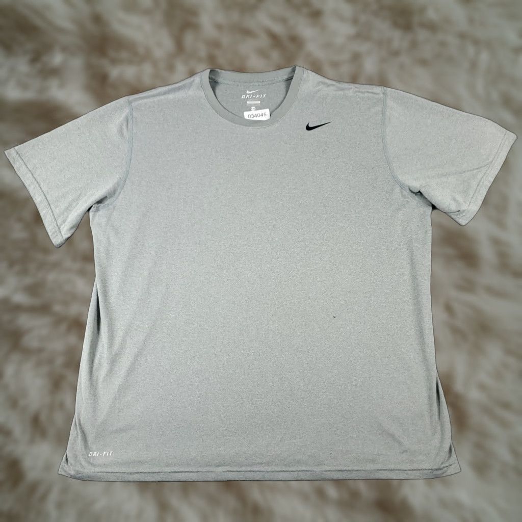 Nike Nike Dri-Fit T Shirt Mens 2XL Gray Short Sleeve Crew Neck Pullover Activewear Regular Nike T-Shirt Mens 2XL Gray Dri-Fit Sports Modern Shoes? Size US XXL / EU 58 / 5 - 1 Thumbnail