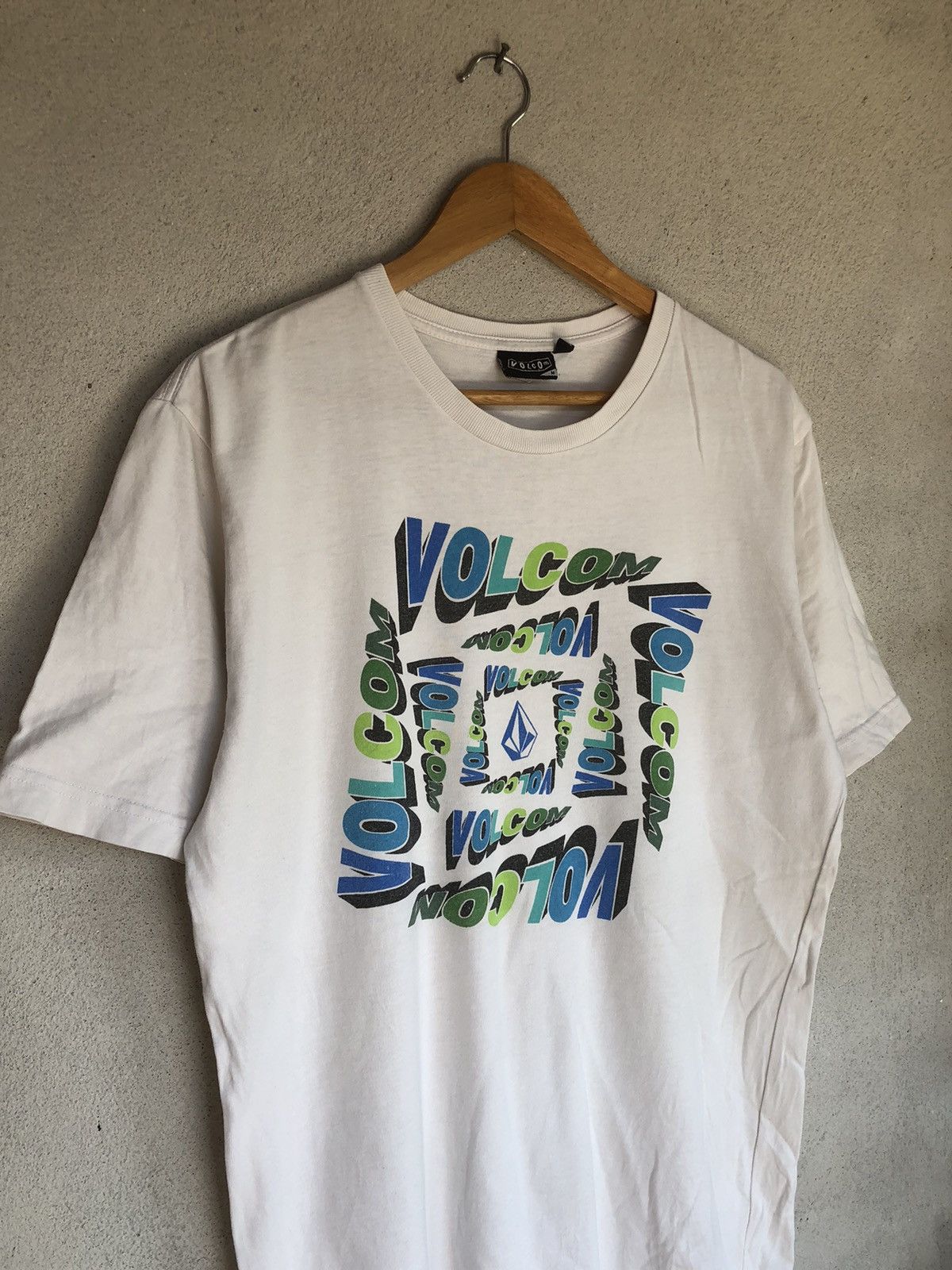 Vintage × Volcom Vintage Y2K Volcom Australia Graphic Nice Colourway Tee Size US L / EU 52-54 / 3 - 2 Thumbnail