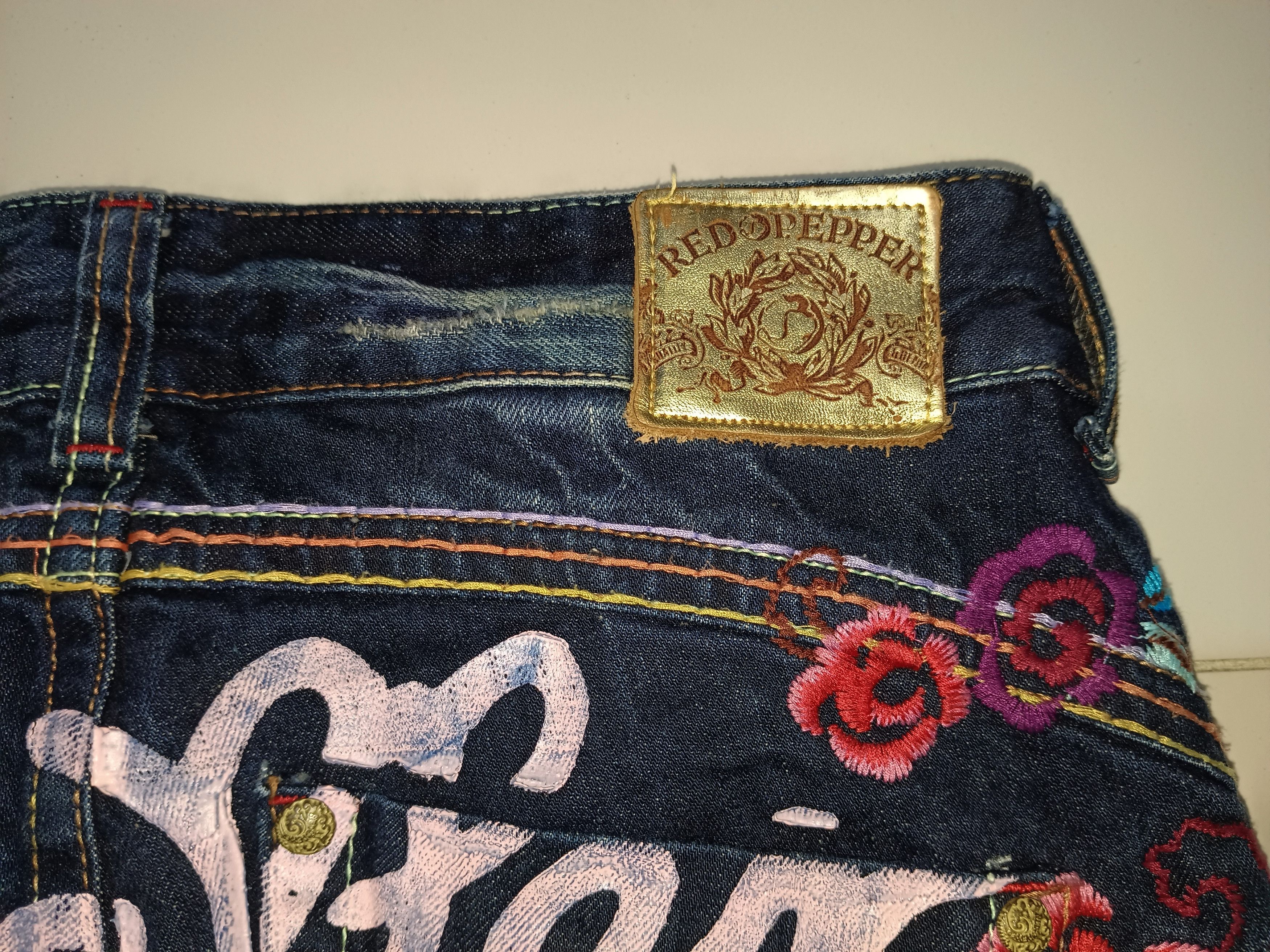 Ed Hardy Red Pepper Jeans MudWash Flare Embroided Flower Size US 30 / EU 46 - 5 Thumbnail