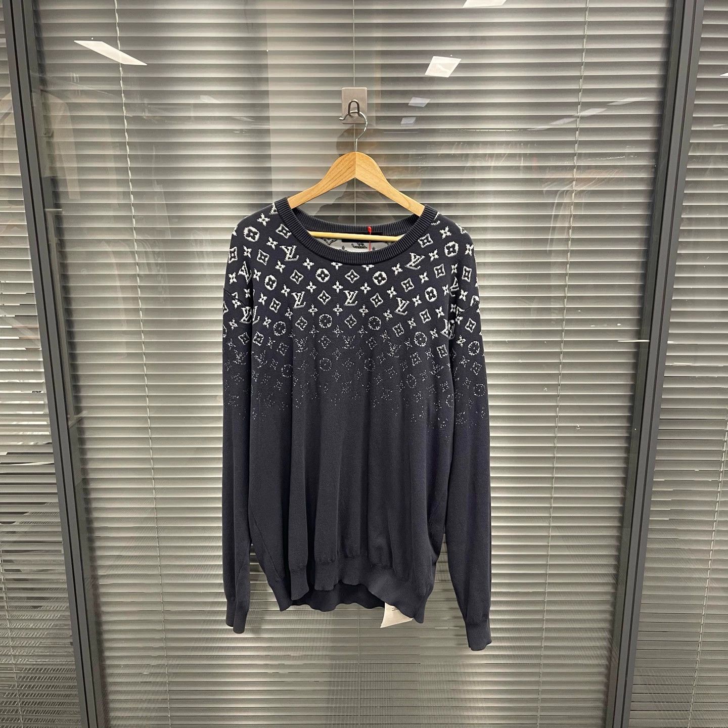Louis Vuitton LV 24ss gradient Monogram allover knit sweater XXL Size US XXL / EU 58 / 5 - 1 Thumbnail