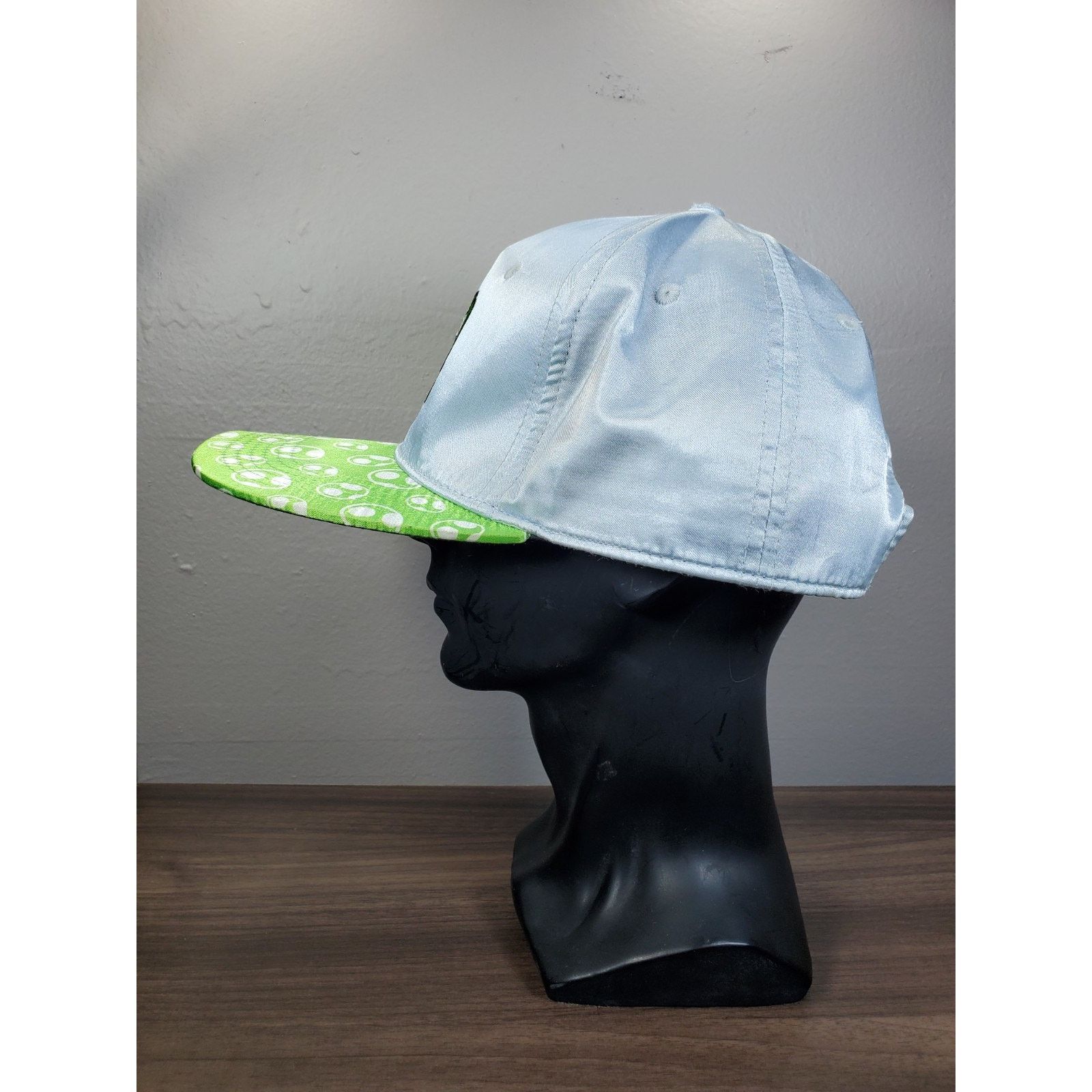 Nintendo Super Mario Yoshi SnapBack Shiny Silver Hat Cap Snapback Size ONE SIZE - 5 Thumbnail