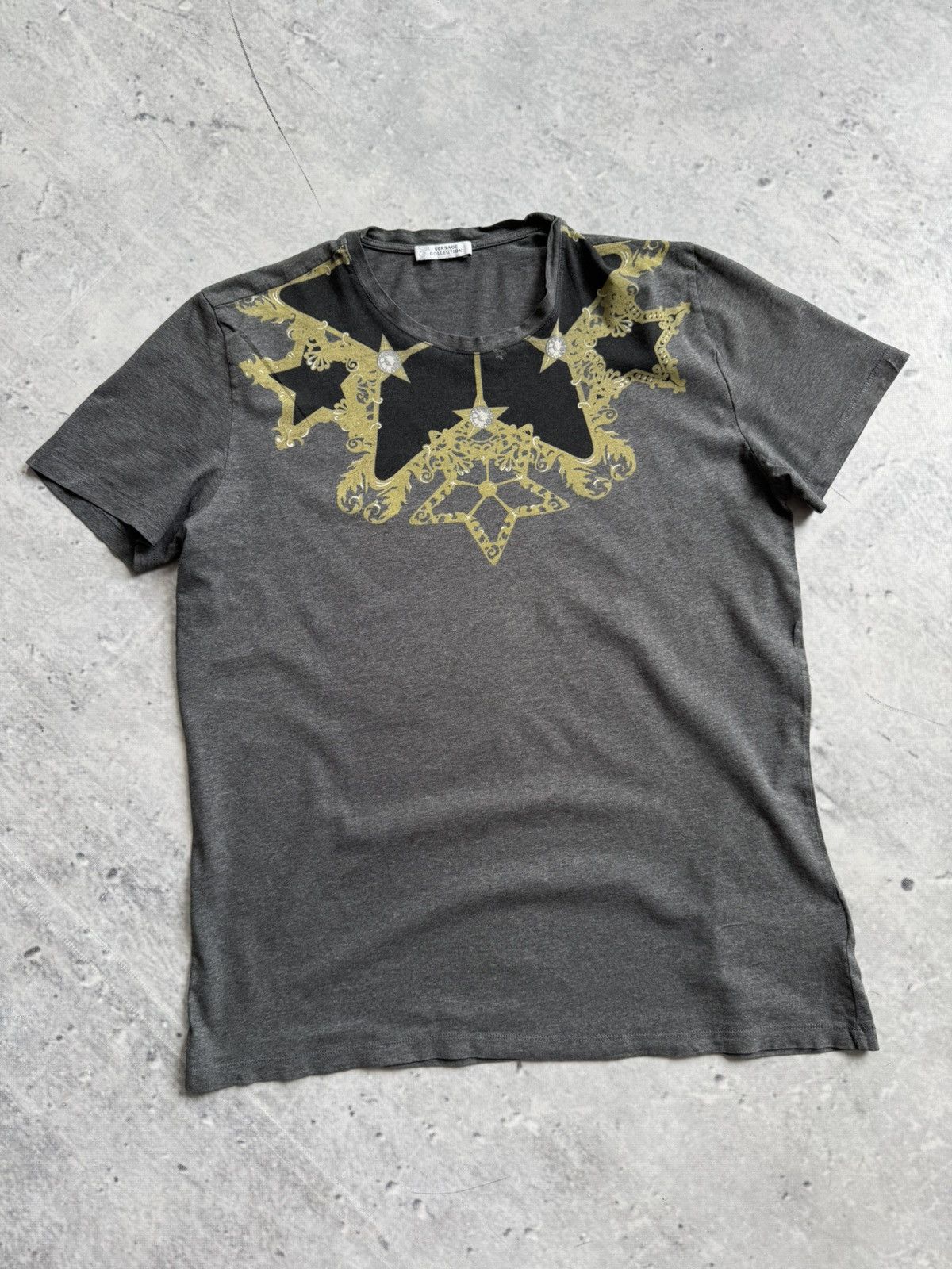 Versace Versace luxury tee 00s Size US L / EU 52-54 / 3 - 1 Thumbnail