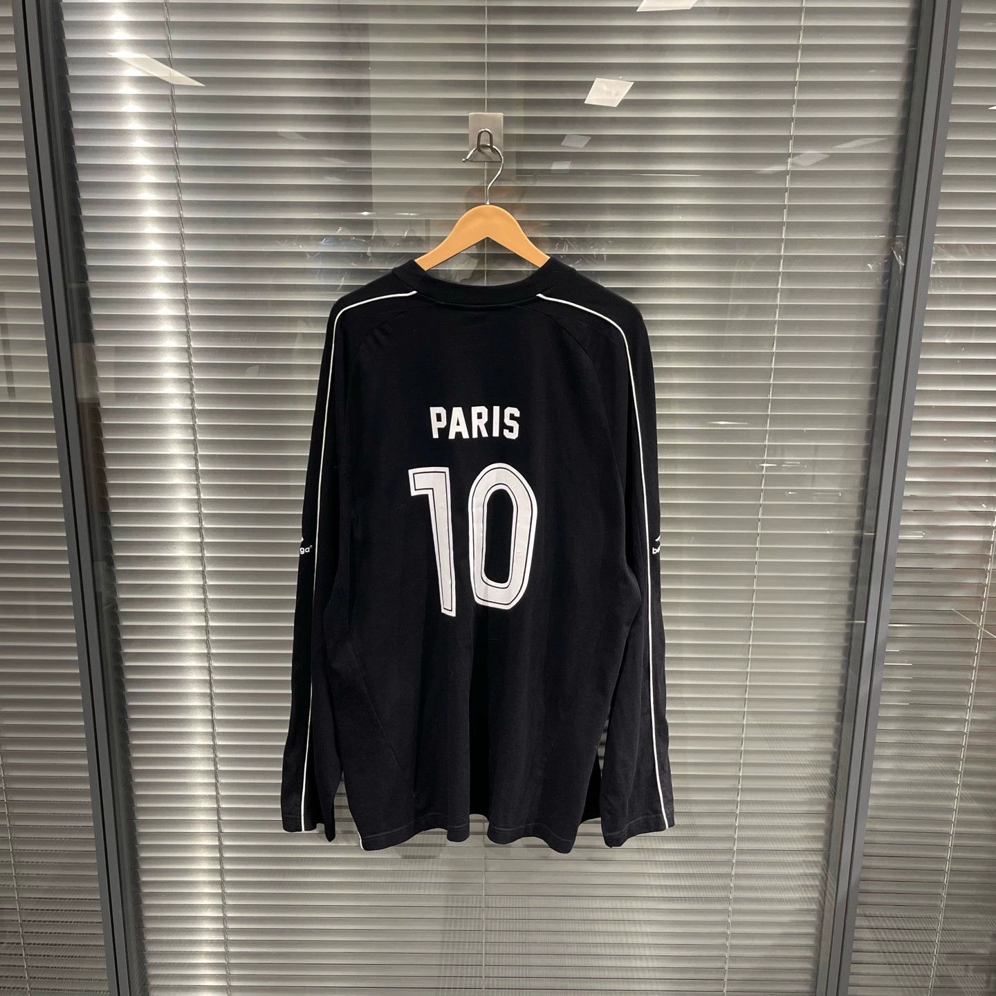 Balenciaga Balenciaga MU Paris Football Black Longsleeve Size 1 Size S / US 4 / IT 40 - 2 Thumbnail