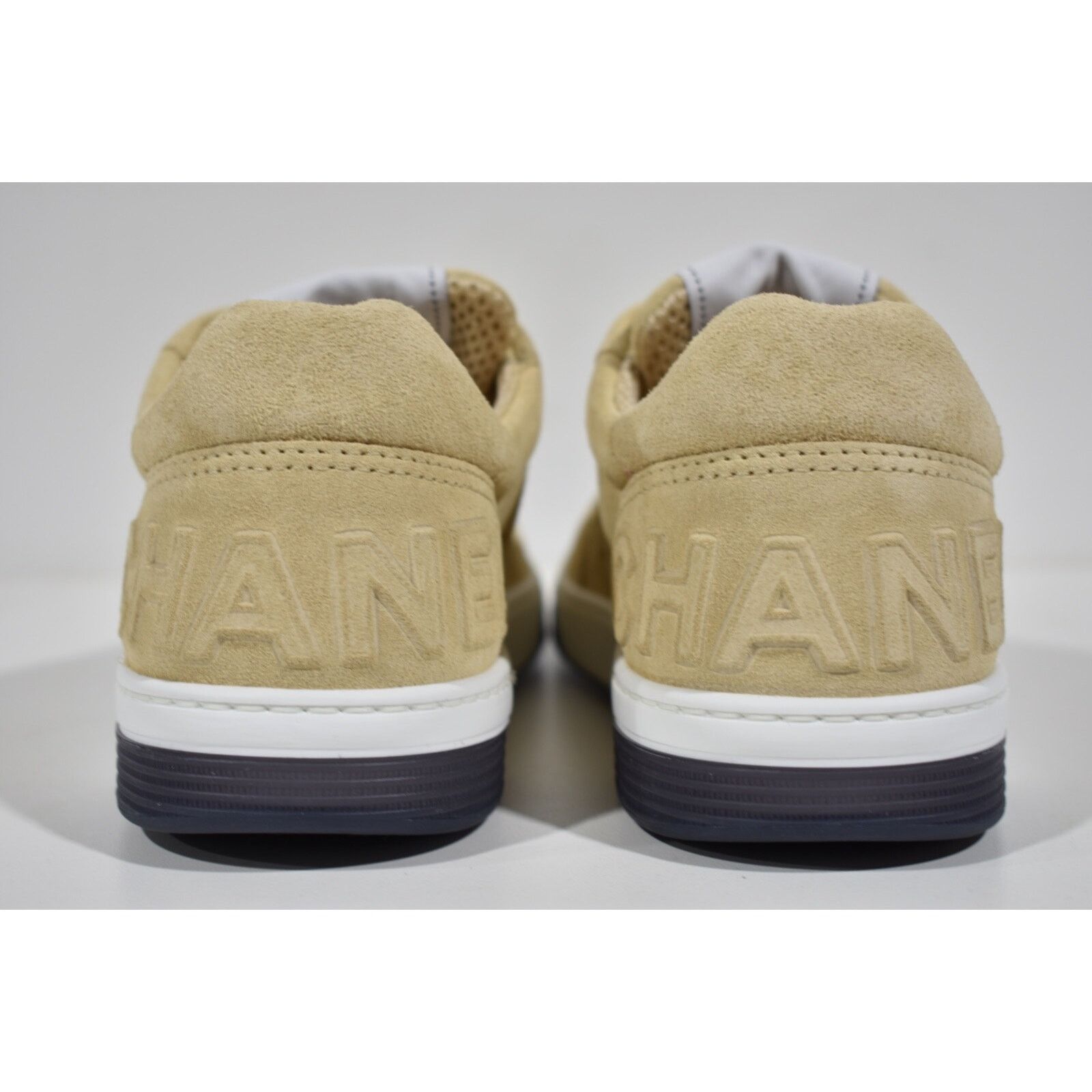 Chanel 22A Suede CC Logo Flat Lace Up Runner Trainer Sneaker 36.5 Size US 6.5 / IT 36.5 - 10 Thumbnail
