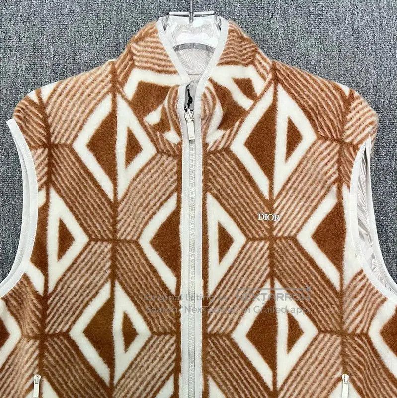 Dior Dior Brown Wool Vest with Geometric Pattern . Size US L / EU 52-54 / 3 - 4 Thumbnail
