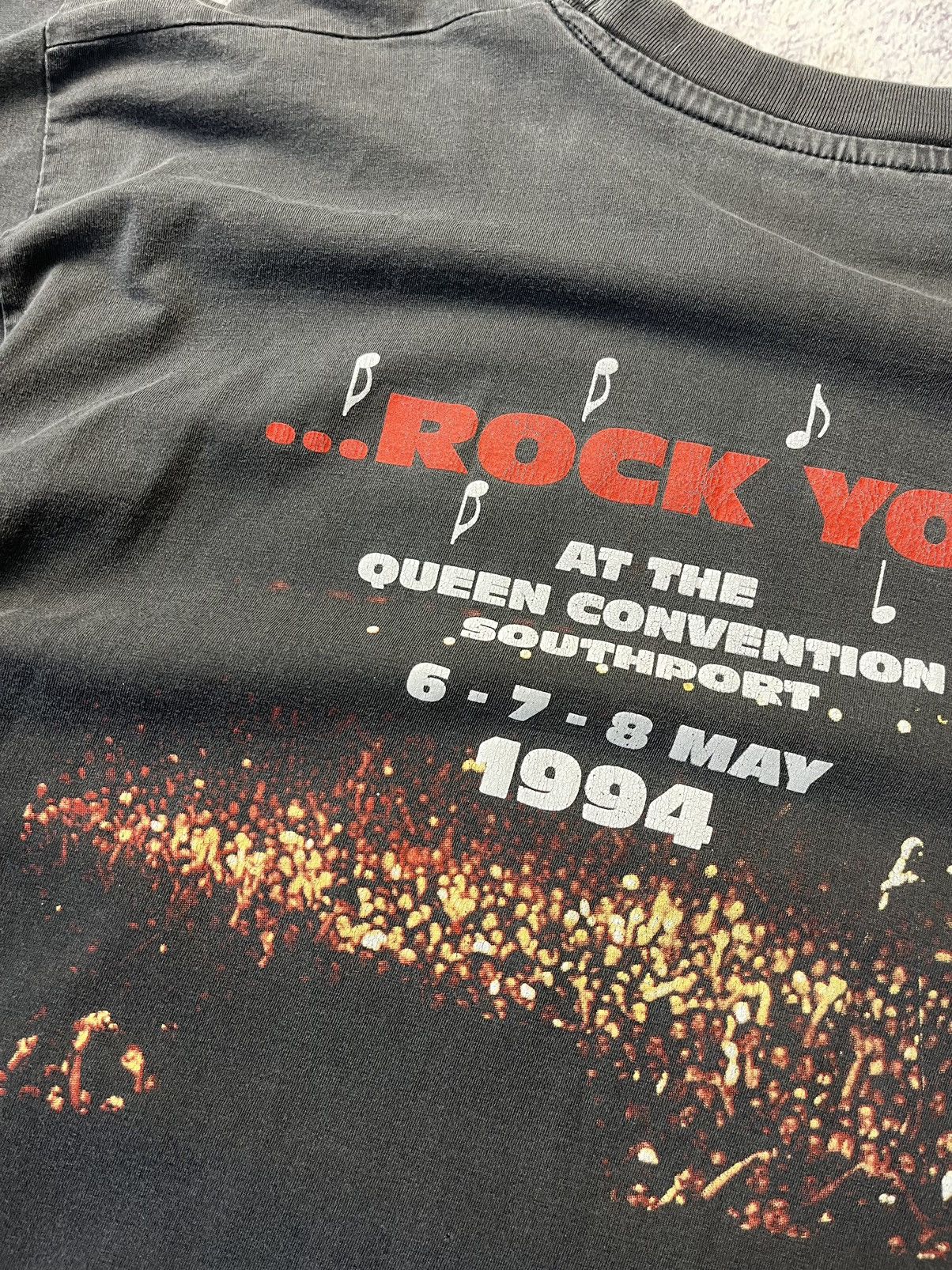 Band Tees Vintage T-shirt We Will We Will Rock You ! Queen Song Size US L / EU 52-54 / 3 - 18 Thumbnail