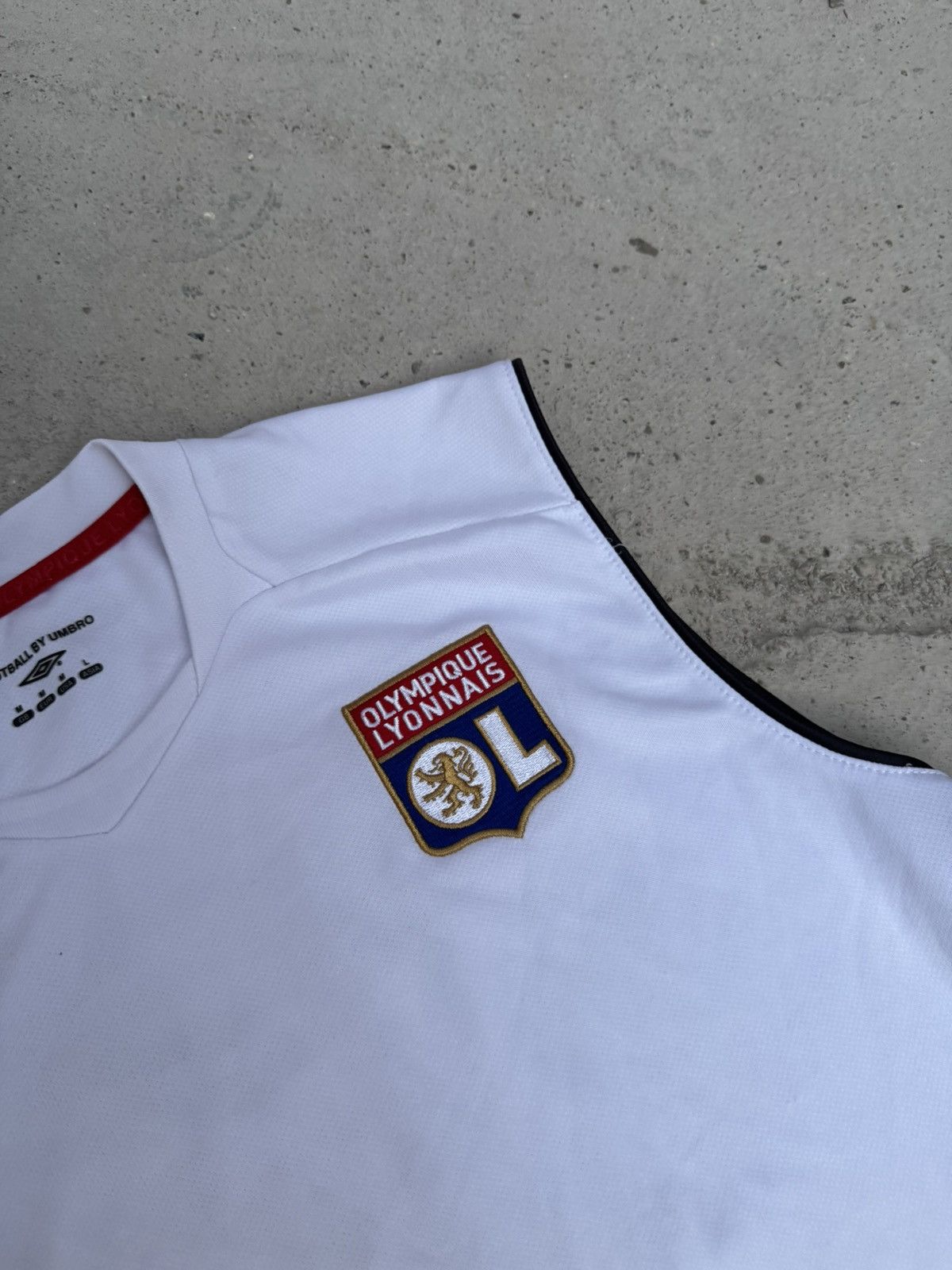 Umbro RARE UMBRO OLIMPIQUE LYONNAIS JERSEY BIG LOGO Size US M / EU 48-50 / 2 - 8 Thumbnail