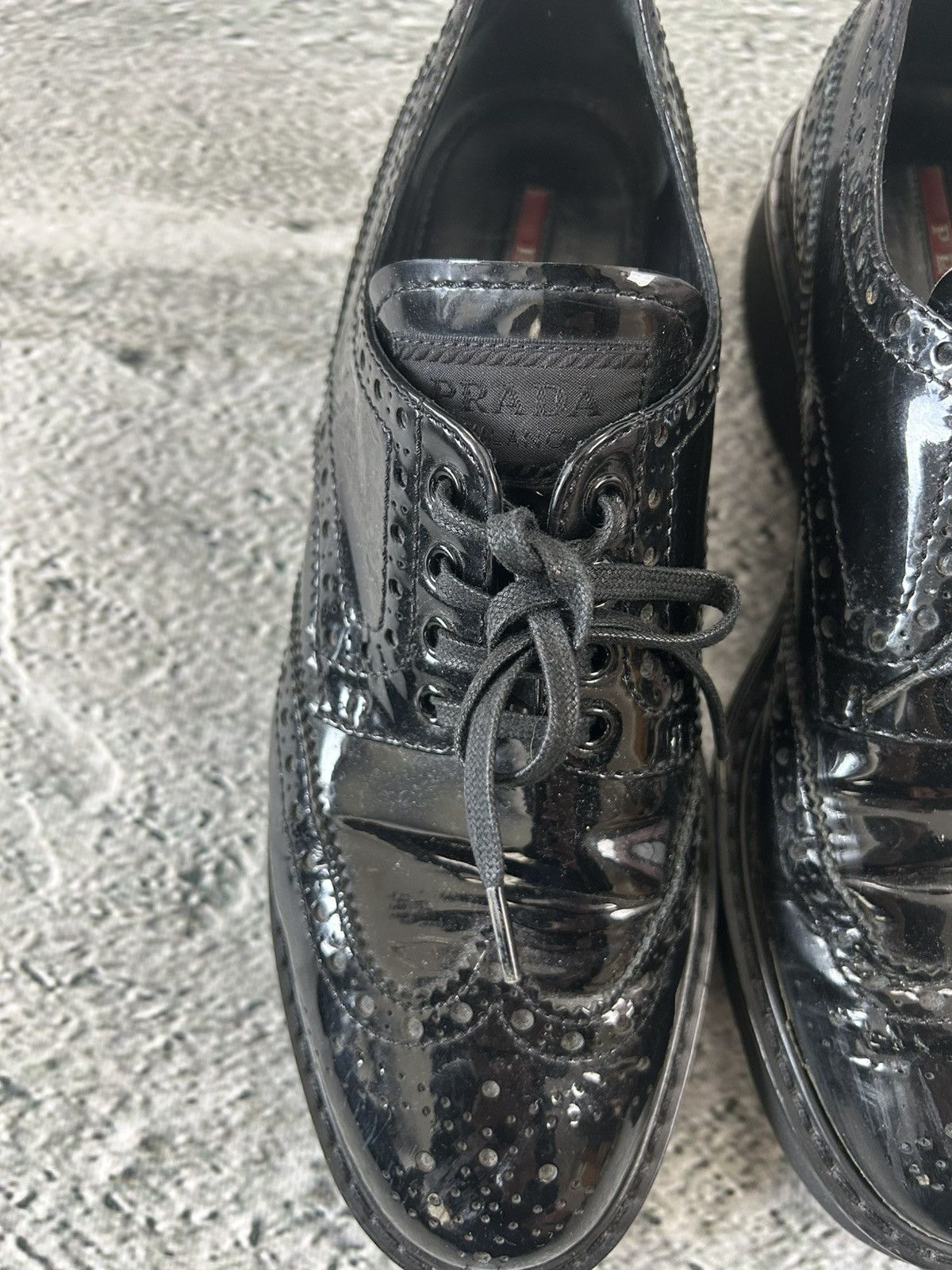 Prada × Vintage Prada Wingtip Patent Brogue Oxfords Black 38,5 Red Tab Size US 7.5 / IT 37.5 - 7 Thumbnail