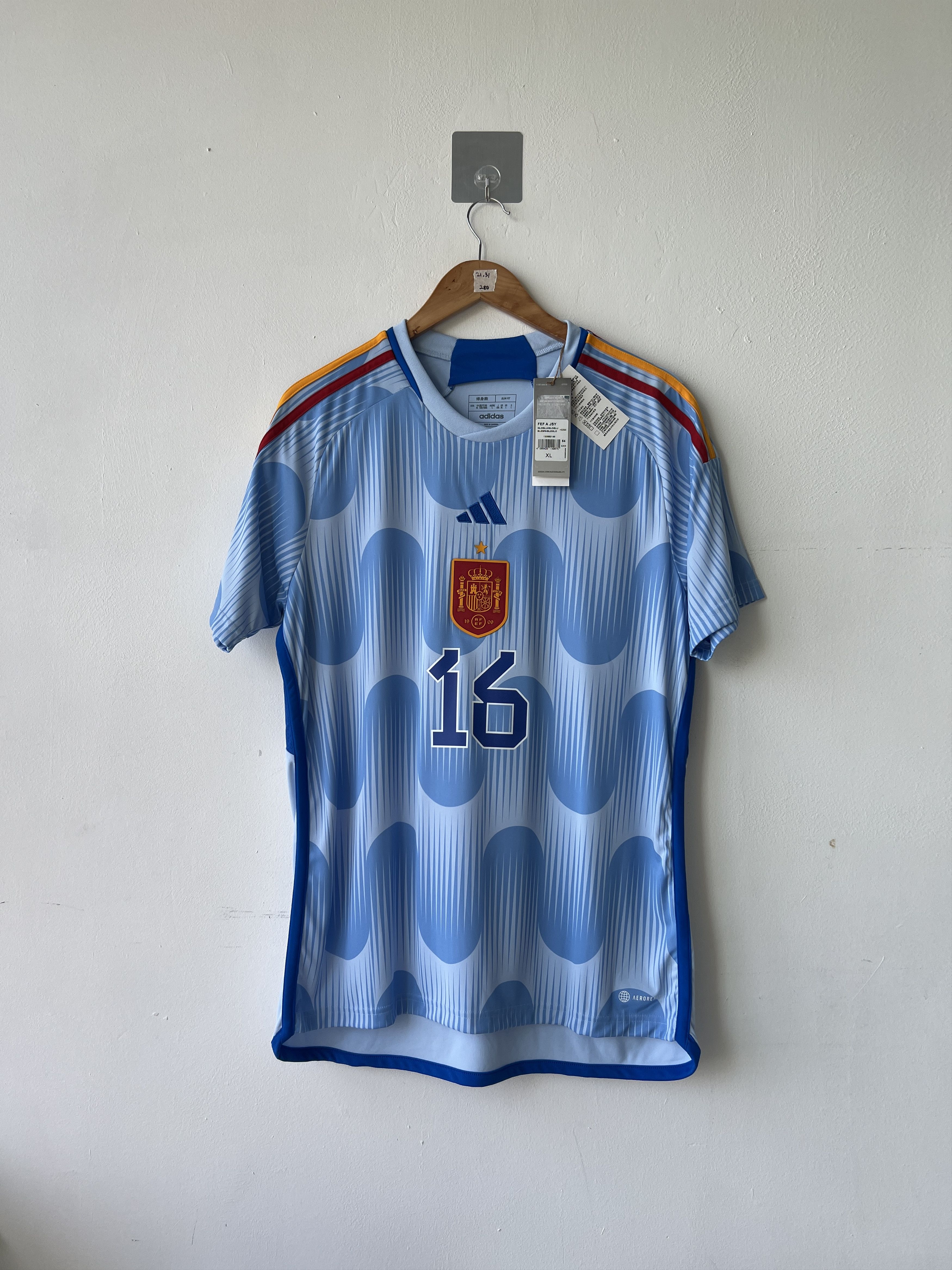 Adidas (L) Spain 2022-23 Away Shirt Rodrigo #16 (NEW) Kit Size US L / EU 52-54 / 3 - 2 Thumbnail