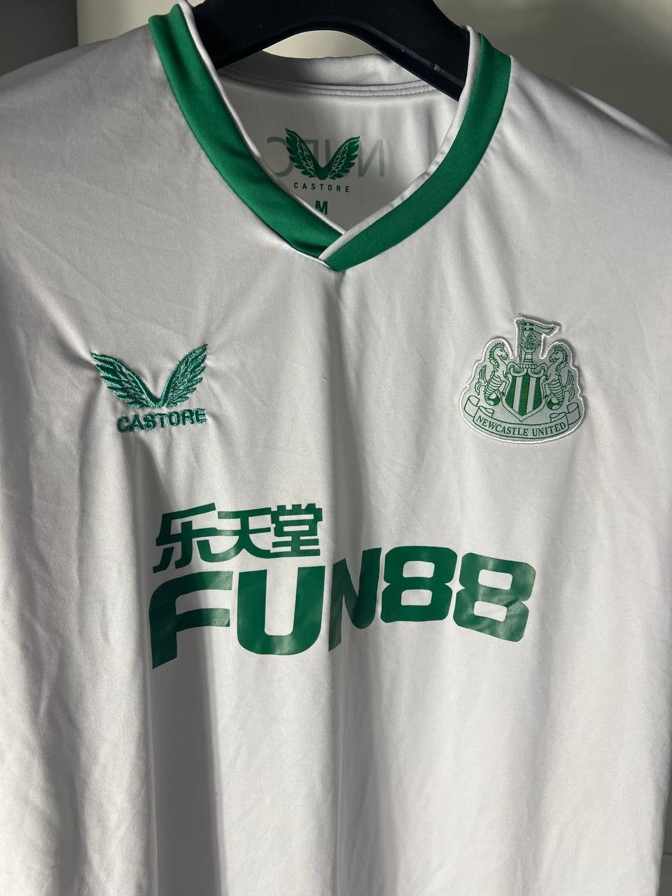 Vintage CASTORE FC NEW CASTLE UNITED ENGLAND SOCCER JERSEY Y2K Size US M / EU 48-50 / 2 - 4 Thumbnail