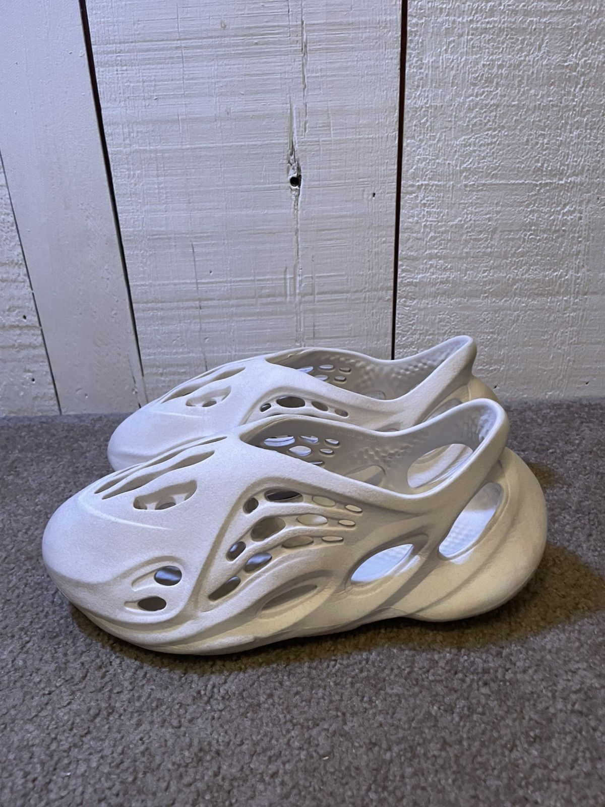 Yeezy Roam runner Size US 11 / EU 44 - 3 Thumbnail