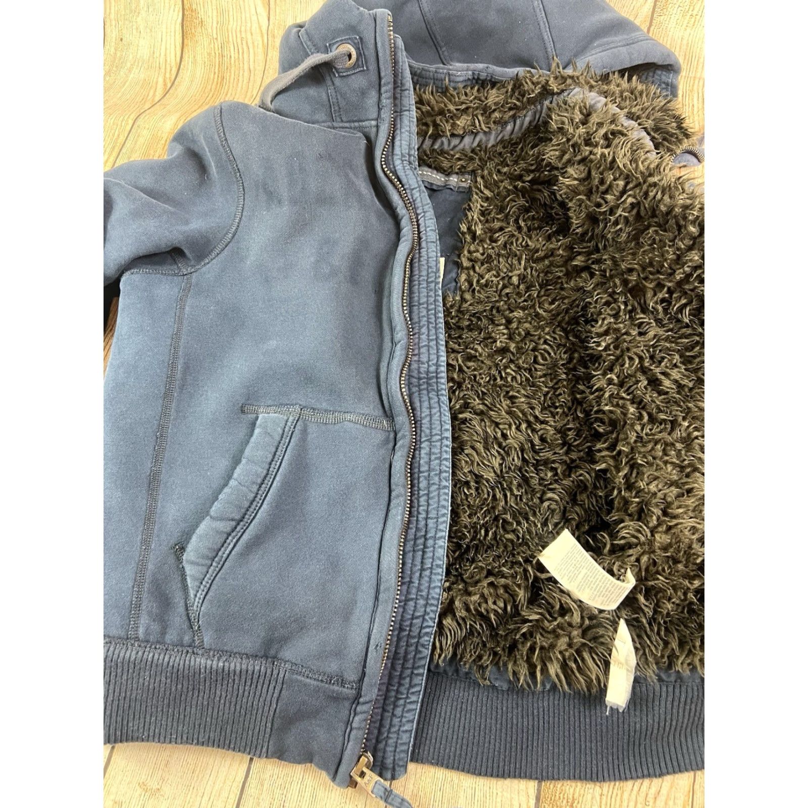 Abercrombie & Fitch VINTAGE Abercrombie & Fitch Men Hoodie Jacket Blue Wolf Jaw Bomber Short Coat Size US L / EU 52-54 / 3 - 5 Thumbnail
