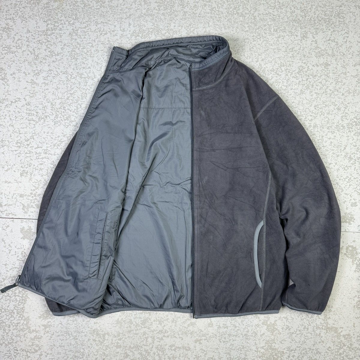 Japanese Brand × Uniqlo 💥Uniqlo Reversible Grey Fleece Light Jacket Size US M / EU 48-50 / 2 - 3 Thumbnail