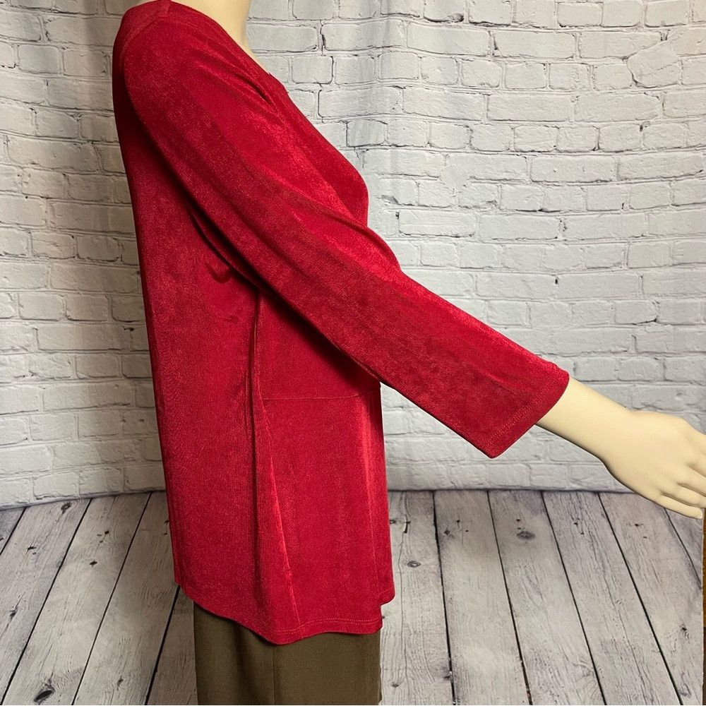 Chicos Chico's Travelers Red Liquid Knit Top Asymmetrical Hem Size Size M / US 6-8 / IT 42-44 - 3 Thumbnail