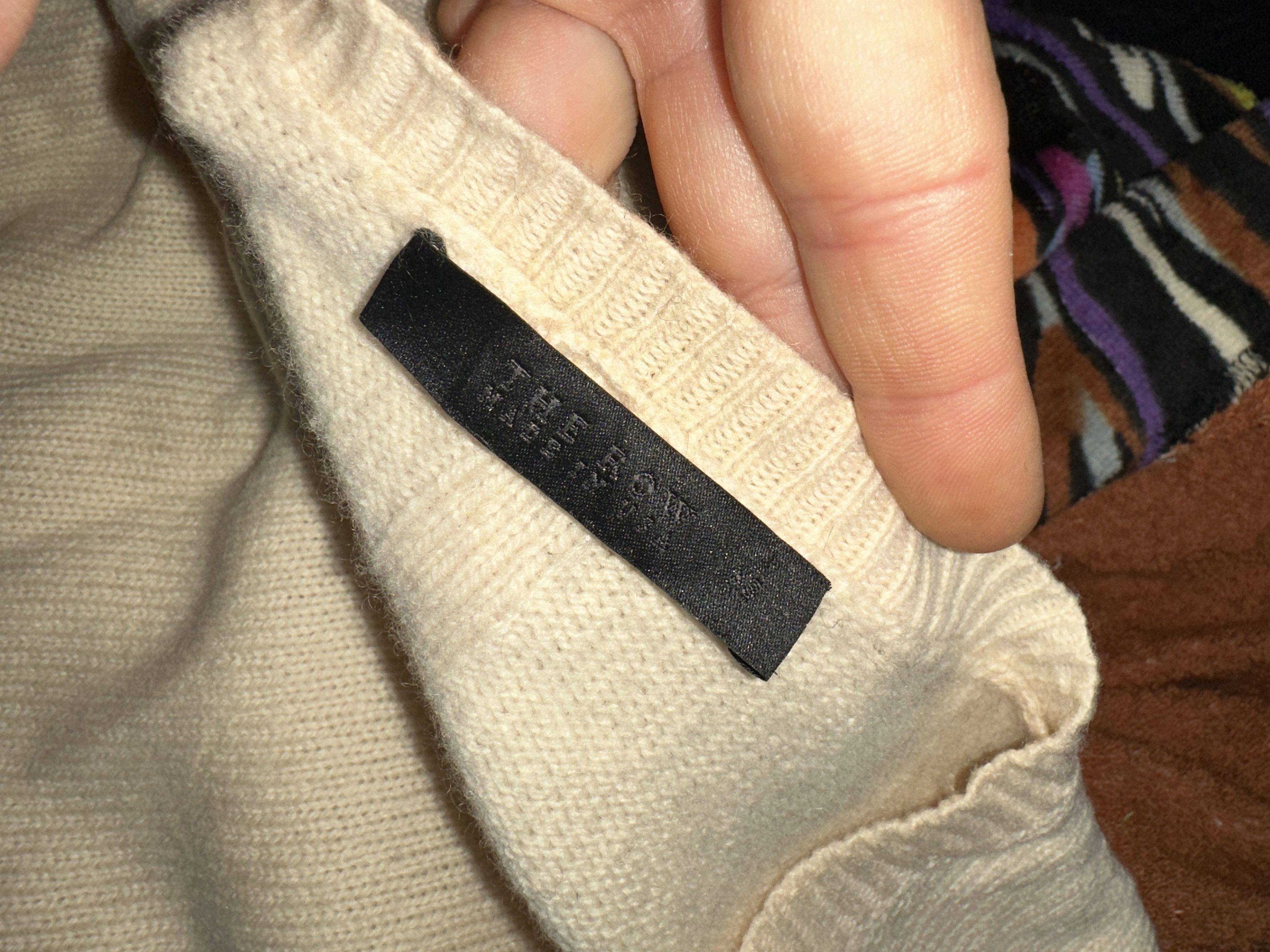 The Row The Row V-Neck Fine Knit Sweater Cashmere Camel Hair Siz XS Size XS / US 0-2 / IT 36-38 - 3 Thumbnail