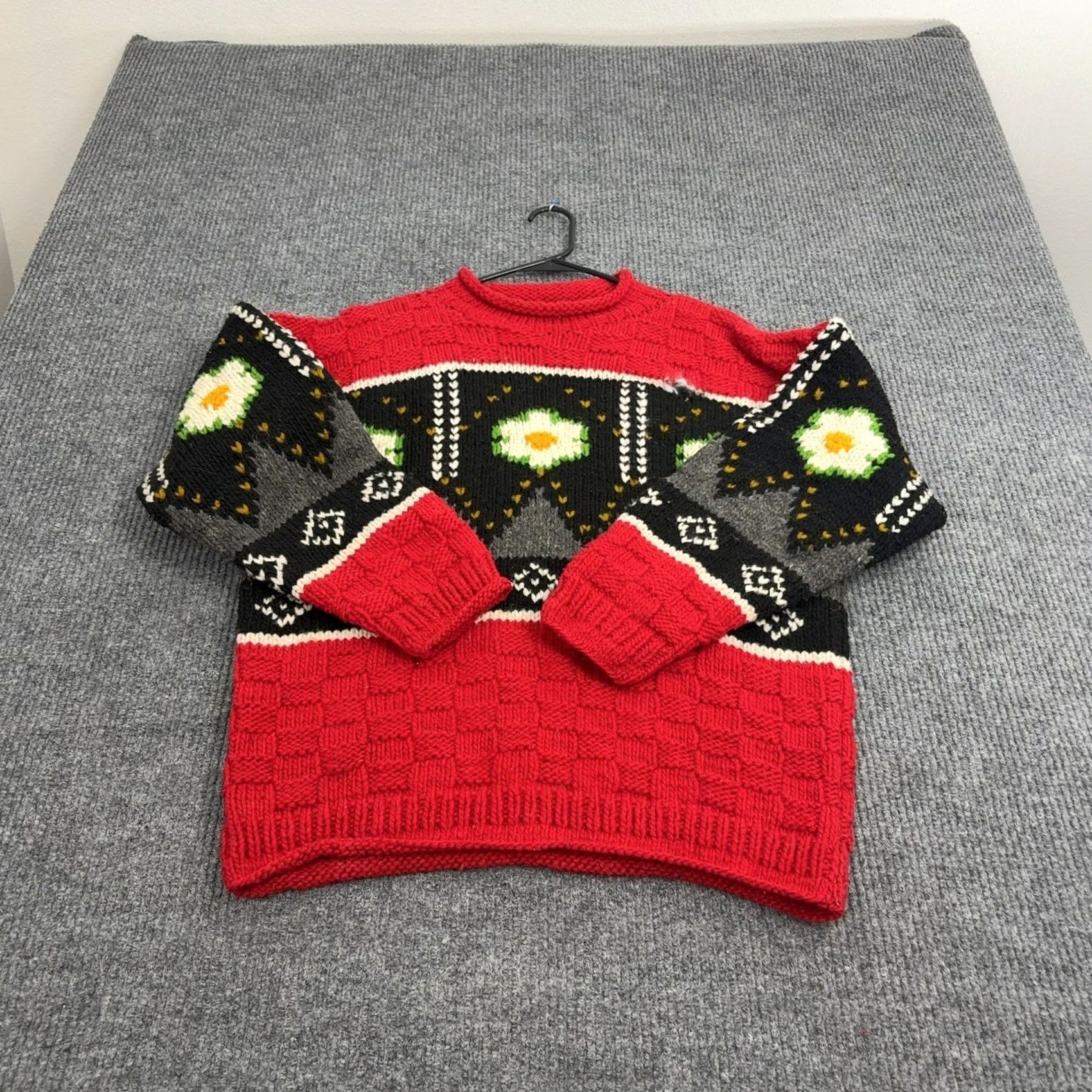 Vintage VINTAGE Handknit Sweater Mens L Red Wool Floral Geometric Chunky Boho Style Size US L / EU 52-54 / 3 - 5 Thumbnail
