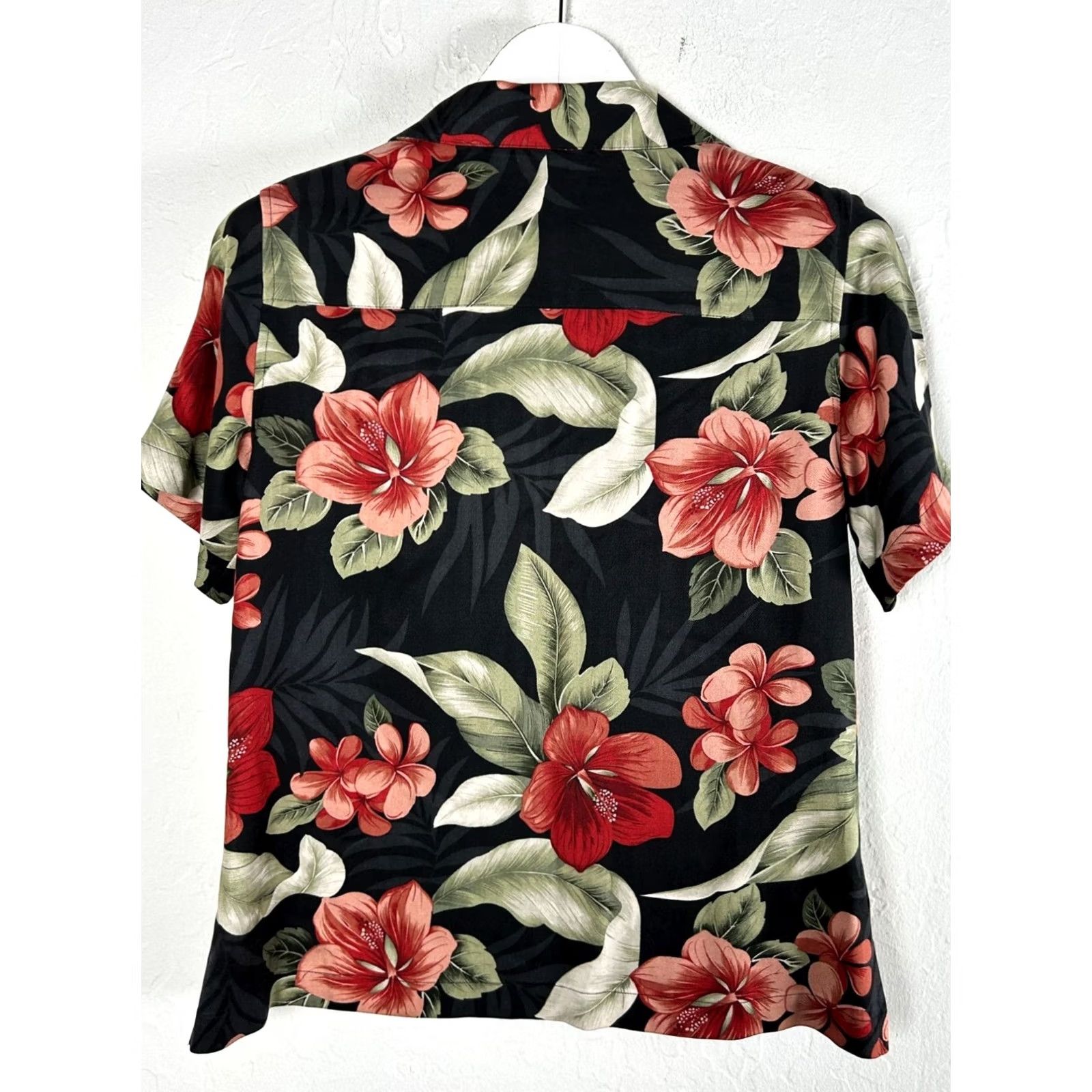 Tommy Bahama VINTAGE Tommy Bahama Women Silk Button-Up Shirt Small Black Floral 90s Hawaiian Tropical NWOT Size S / US 4 / IT 40 - 3 Thumbnail