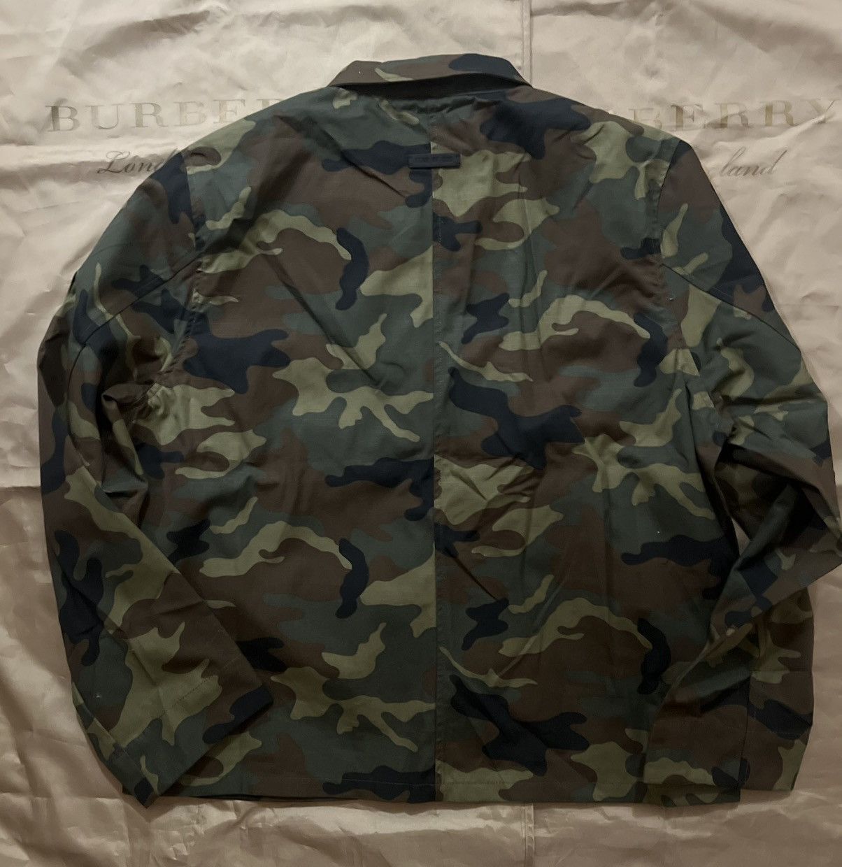 Fear of God FEAR OF GOD Camo Flyweight Jacket size M Size US M / EU 48-50 / 2 - 9 Thumbnail