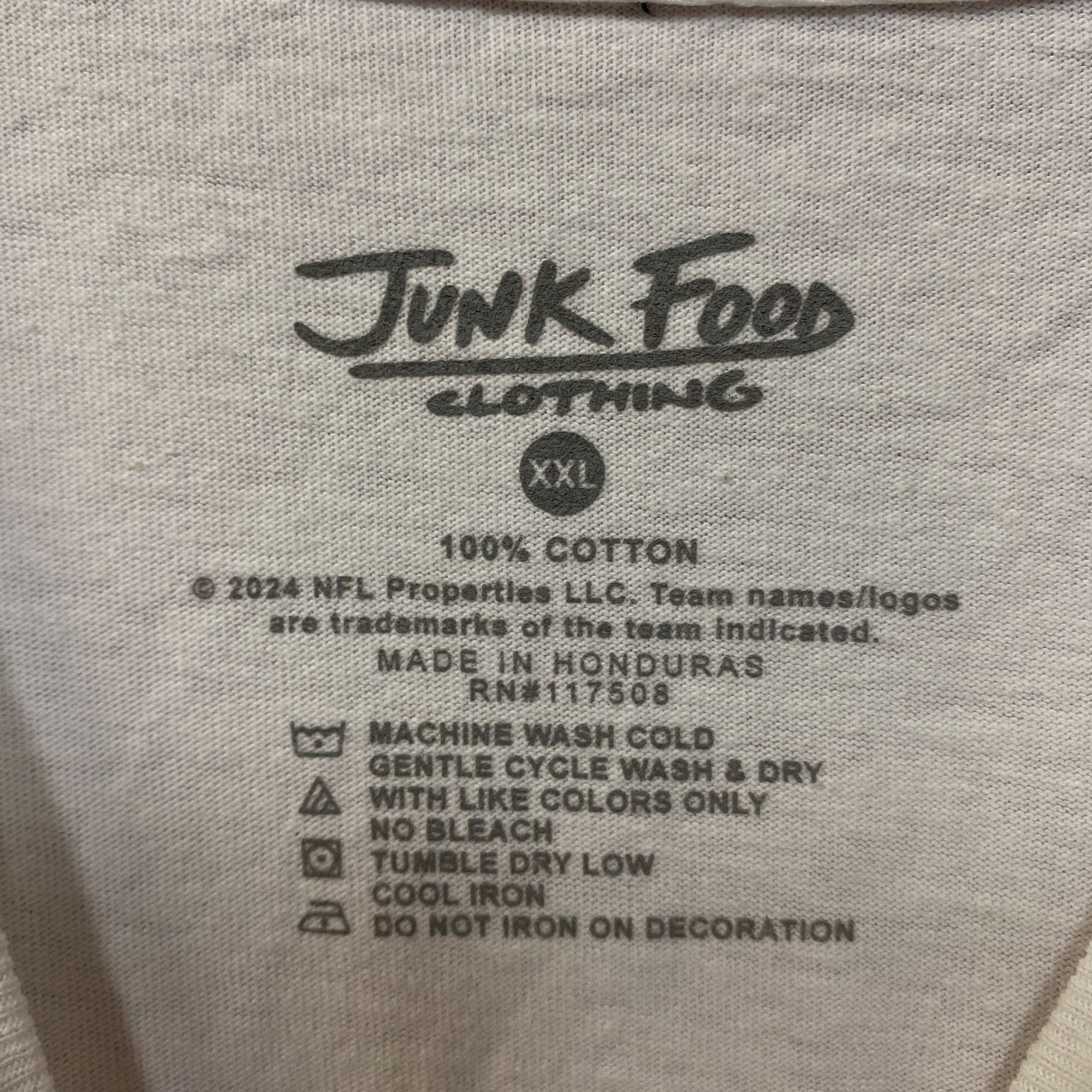 Junk Food Junk Food NFL Houston Texas Throwback Helmet Logo T- Shirt 2 Size US XXL / EU 58 / 5 - 4 Thumbnail