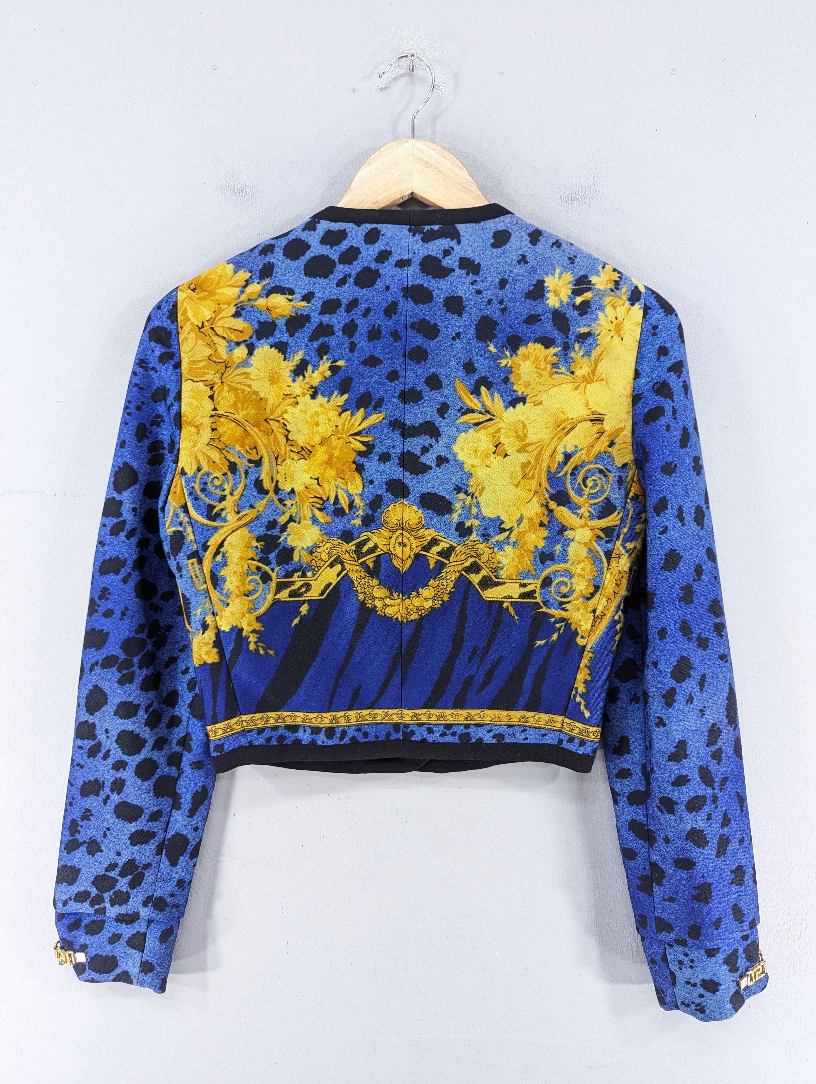 Versace Vintage 90s Gianni Versace Blue Baroque Leopard Print Jacket Size XS / US 0-2 / IT 36-38 - 24 Thumbnail