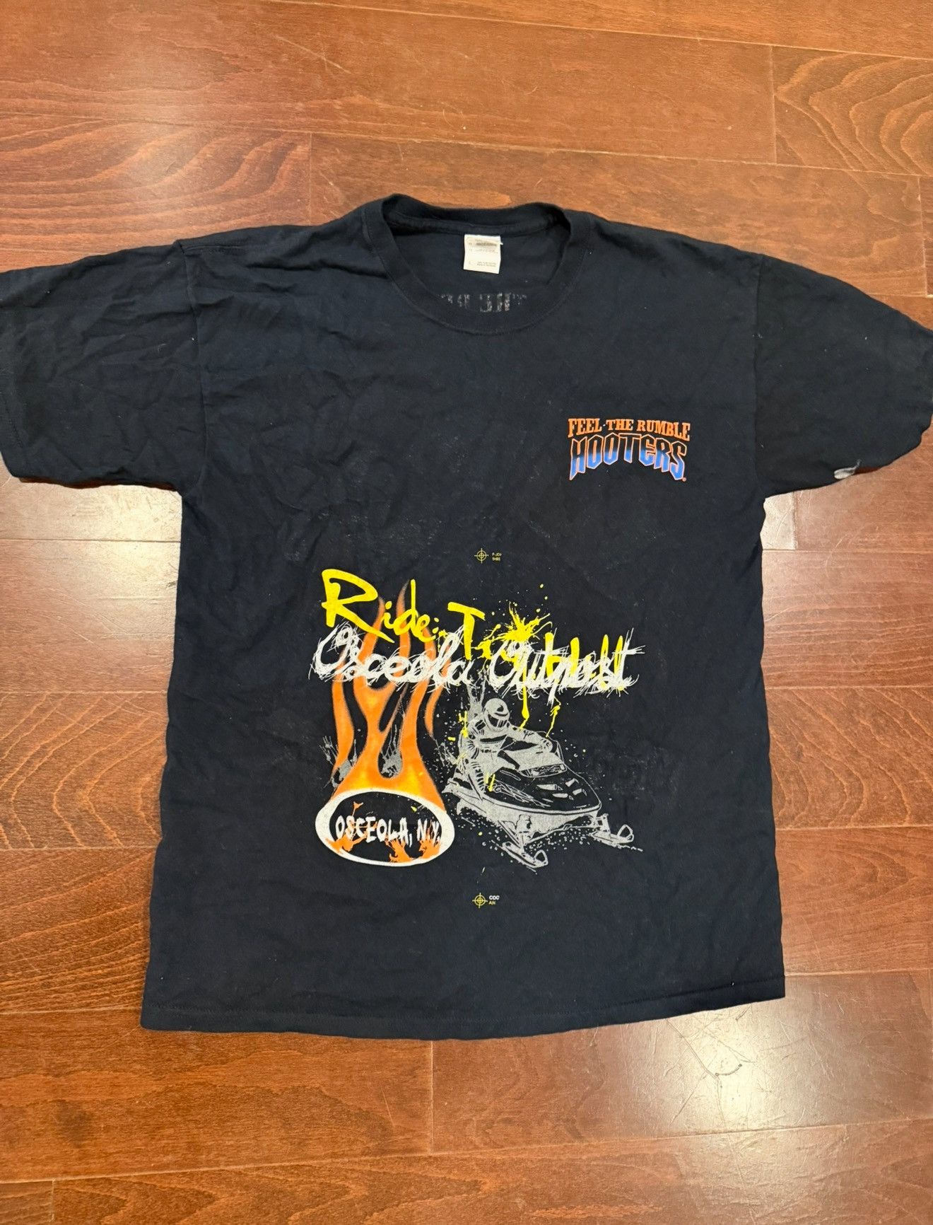 Other Feel the rumble hooters reversible tee Size US L / EU 52-54 / 3 - 2 Thumbnail