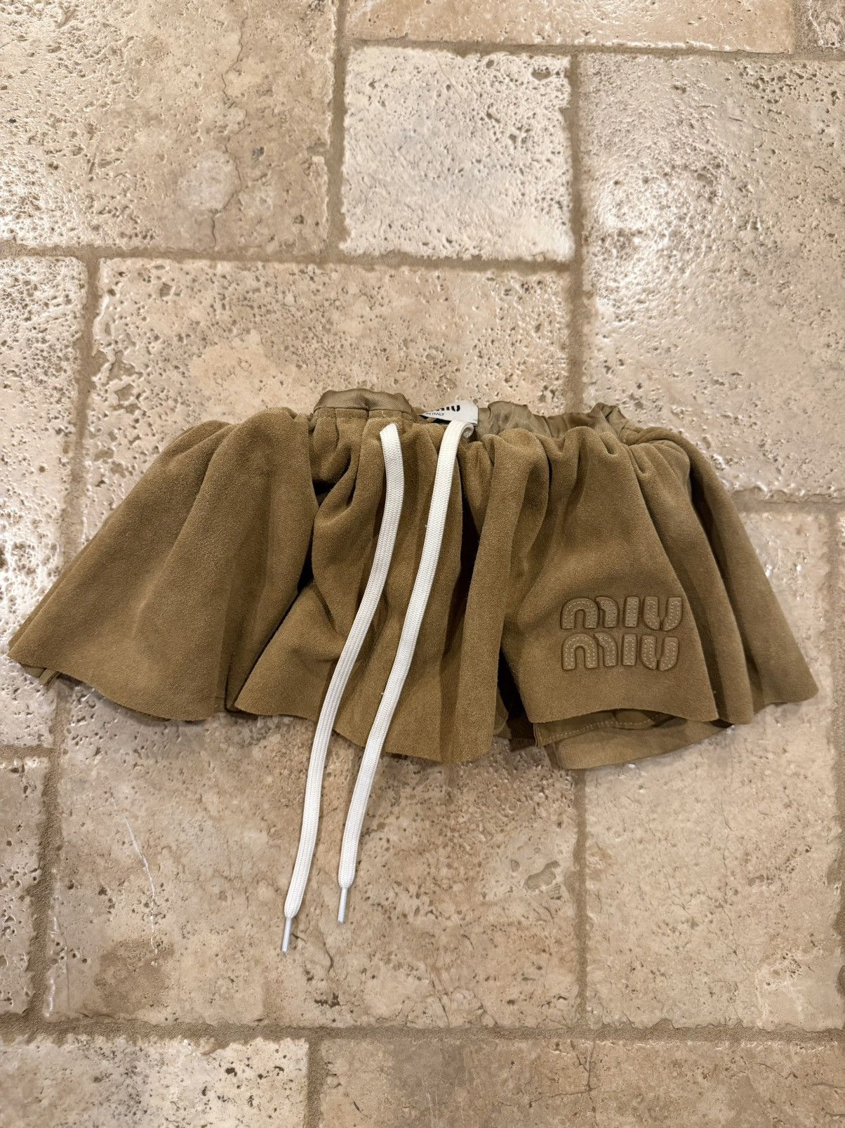 Miu Miu Miu Miu Suede Calf Leather Camel Mini Skirt Size 26" / US 2 / IT 38 - 1 Thumbnail