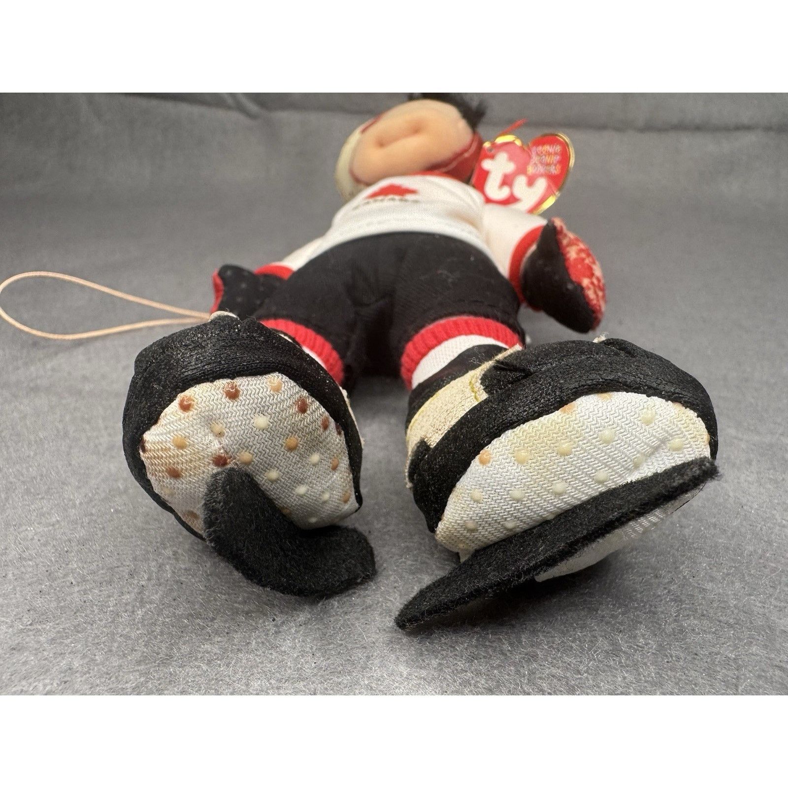 0 Ty Beanie Baby 'Hat-Trick Hunter' Plush Hockey Player Canada Size ONE SIZE - 5 Thumbnail