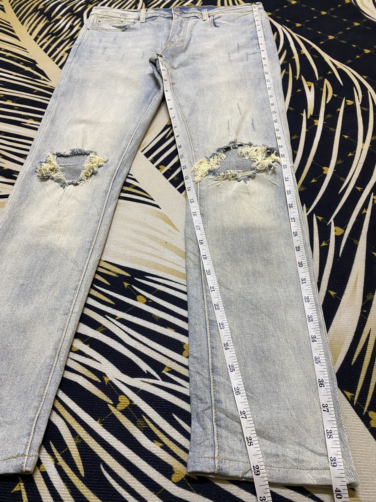 MNML Vintage Japanese Brand Faded Wash Distressed Slim Fit Jeans Size US 33 - 12 Thumbnail