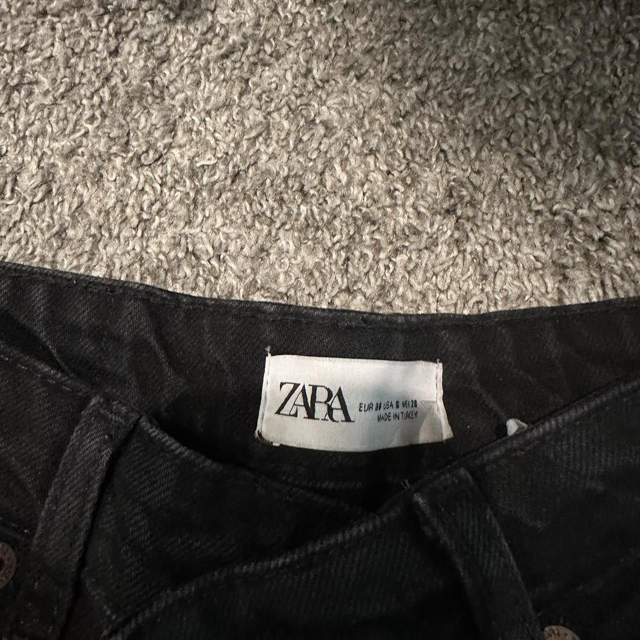 Zara Zara High Waisted Distressed Denim Size 28" / US 6 / IT 42 - 2 Thumbnail