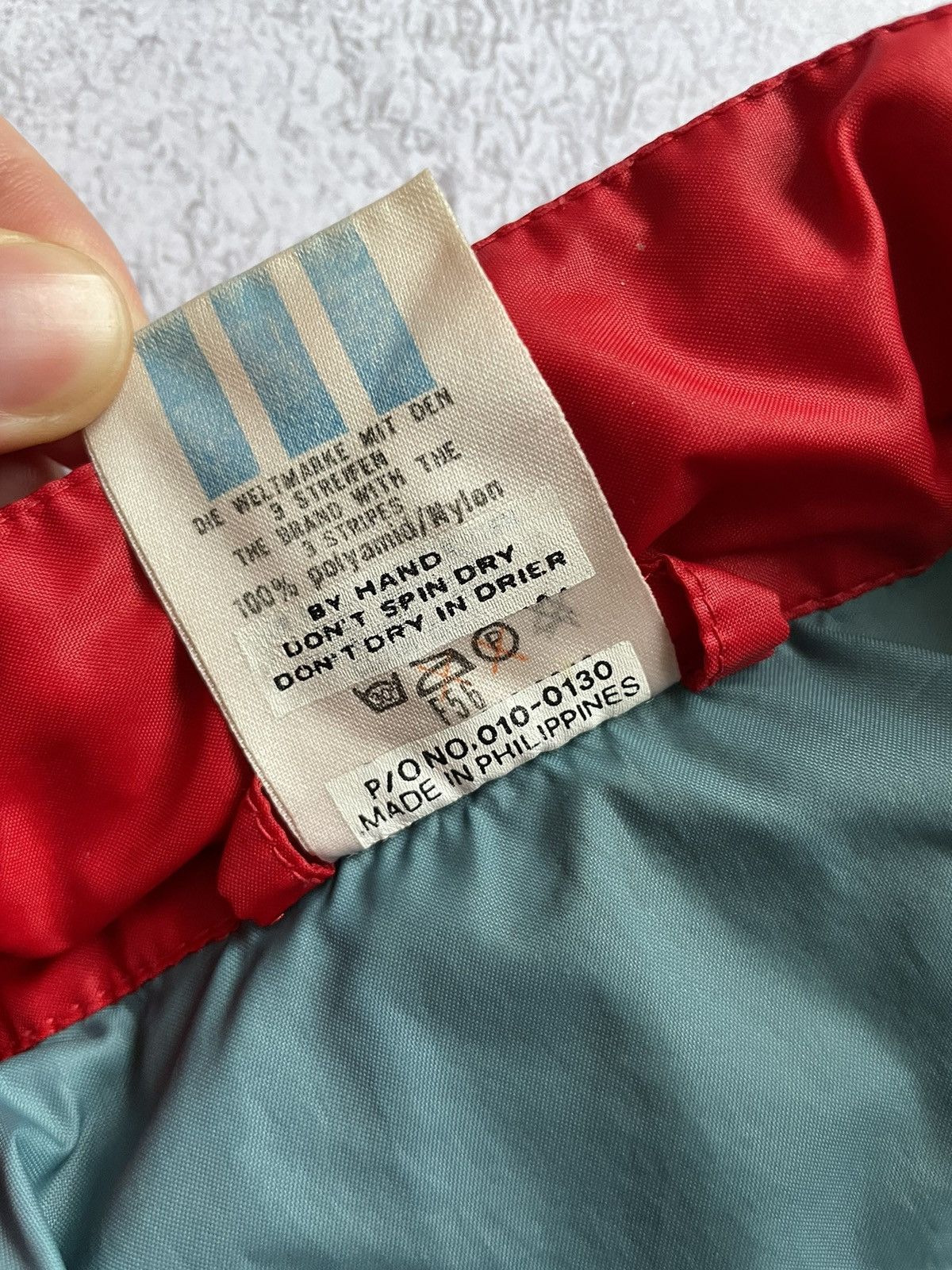 Vintage Adidas Vintage 90s Raincoat Light Jacket Retro 90s Size US L / EU 52-54 / 3 - 11 Thumbnail