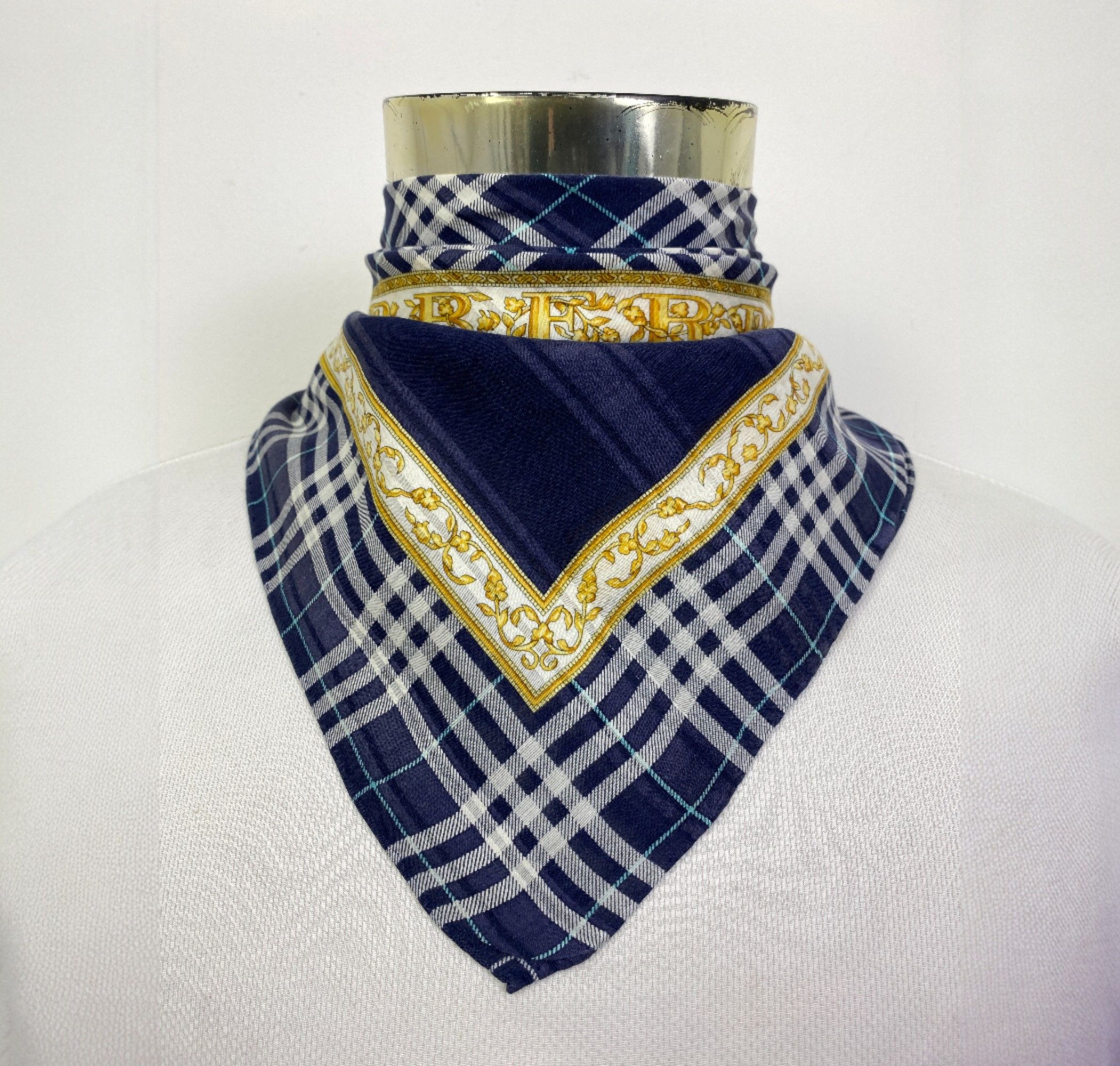 Burberry Vintage Burberry Handkerchief / Neckerchief HKC1066 Size ONE SIZE - 1 Thumbnail