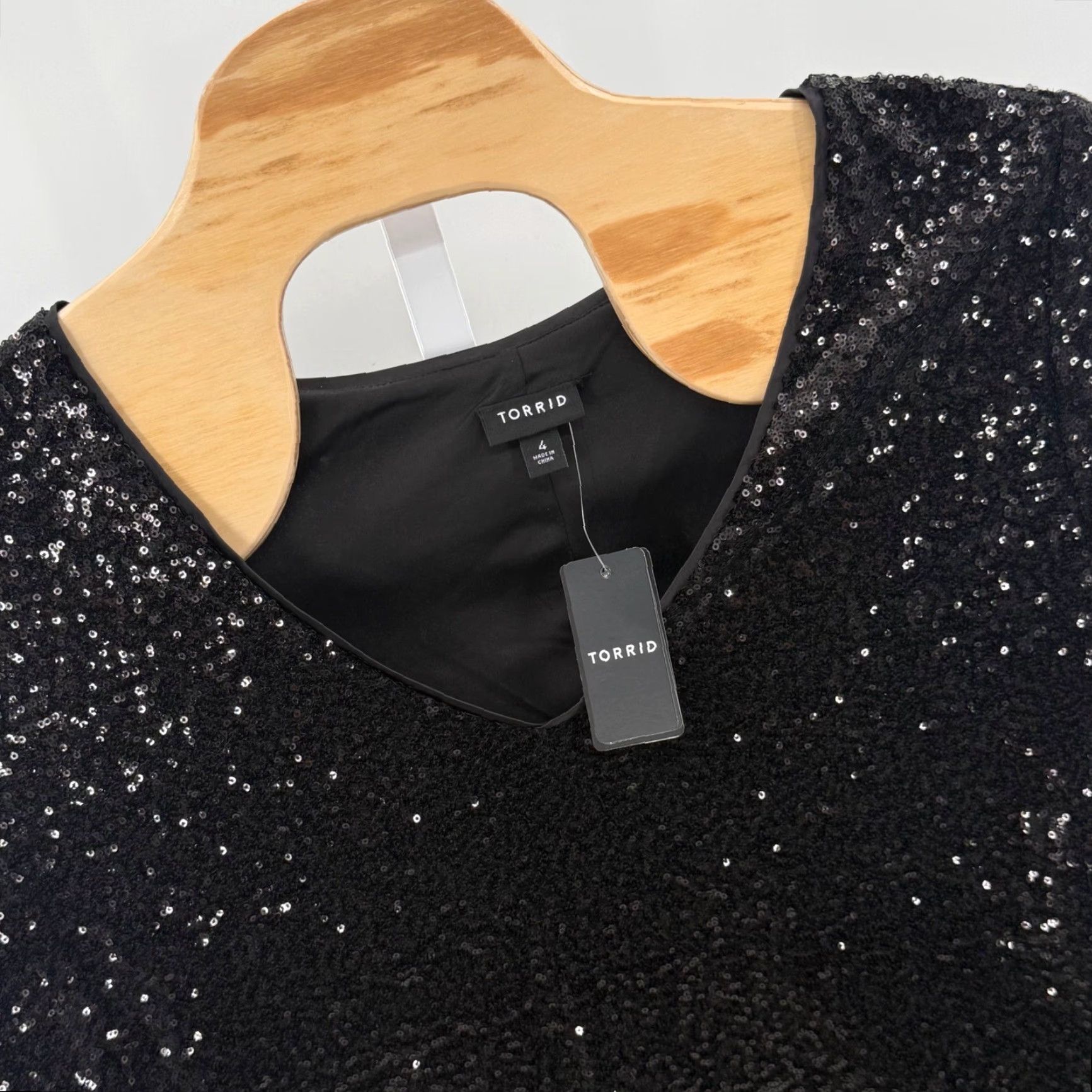 Torrid VINTAGE Sequin Shift Dress Sparkly Sequins New Years Party Cocktail Plus 4 4X 26 Torrid Black Women Short Sleeve V-Neck Night Party Dress - Size S / US 4 / IT 40 - 2 Thumbnail