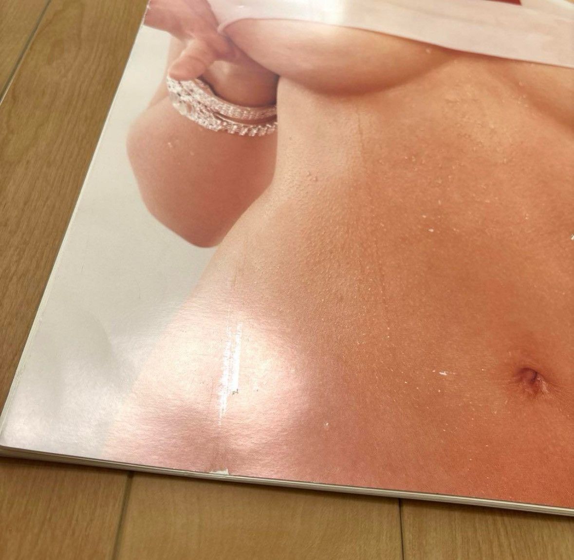 Supreme Supreme Calendar 2001 PHOTOGRAPHS BY JAMIL GS Size ONE SIZE - 10 Thumbnail