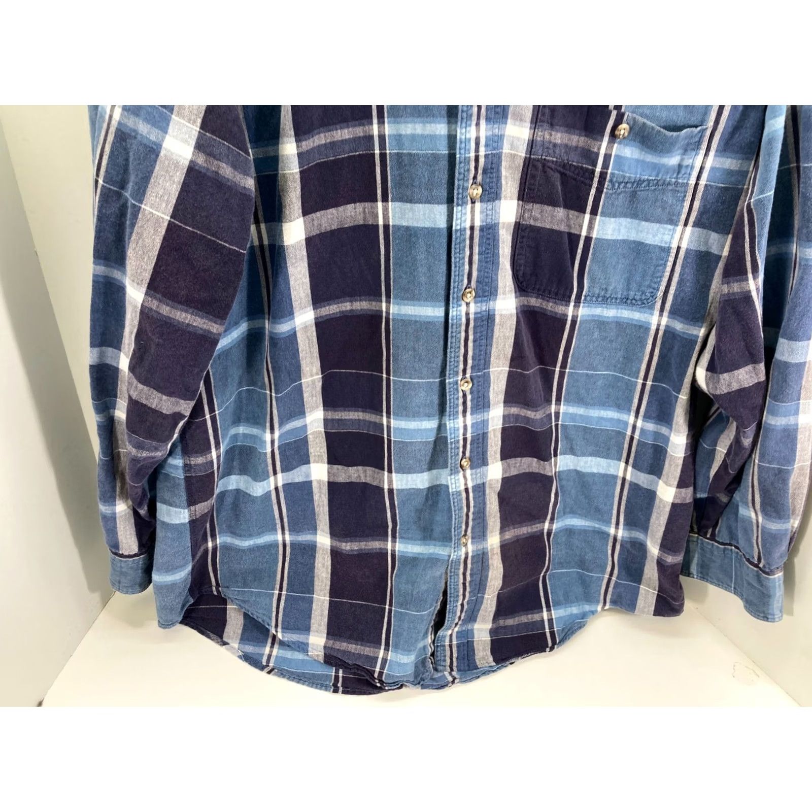 Lands' End Lands' End Button Down Shirt Mens L Blue Plaid Long Sleeve Button-Up Casual Travel 90s Outdoor Mens Regular Big & Tall Size US L / EU 52-54 / 3 - 5 Thumbnail