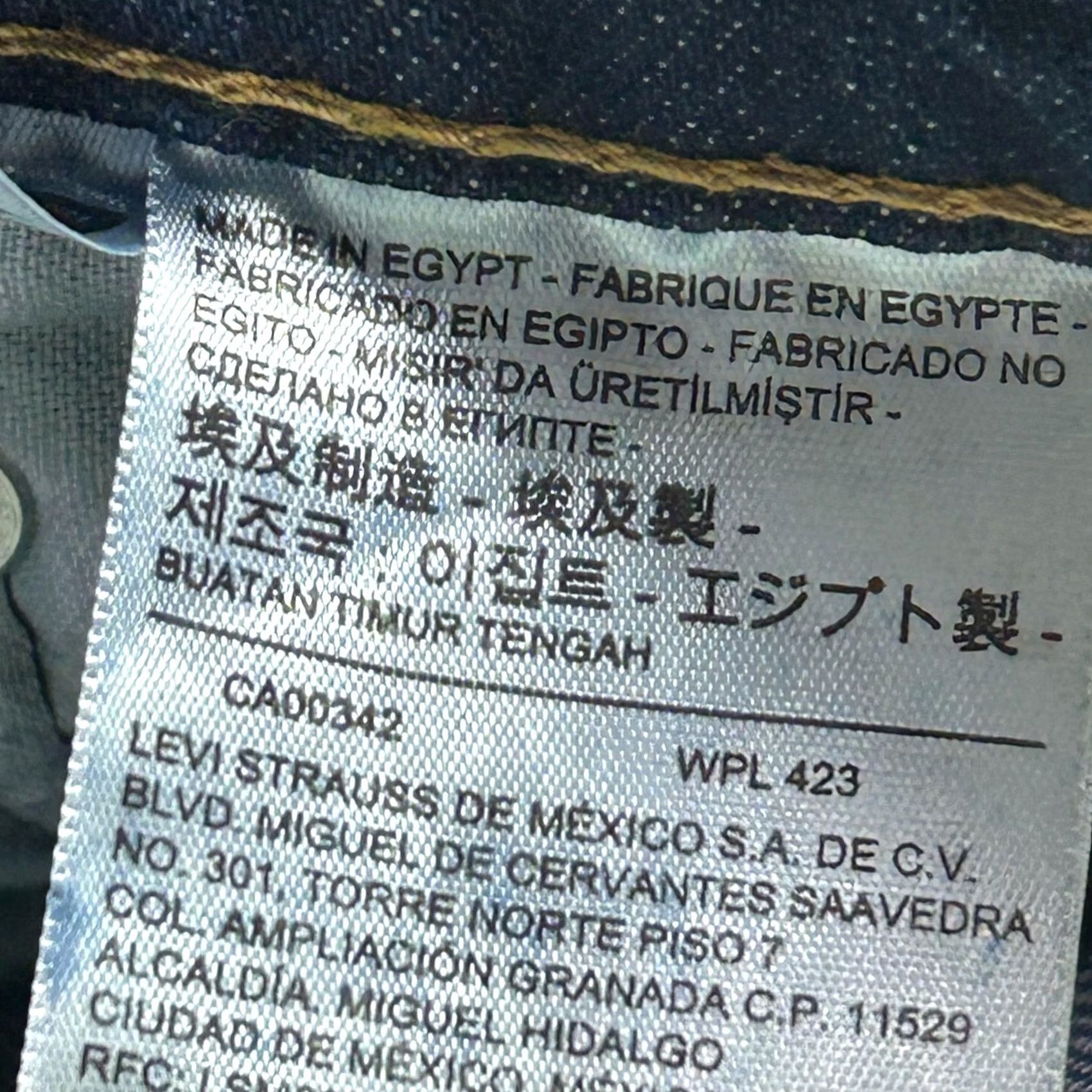Levi's VINTAGE False Size US 44 / EU 60 - 7 Thumbnail