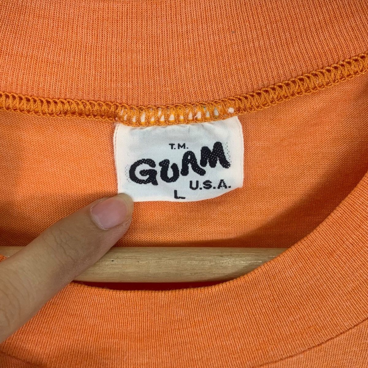 Vintage Vintage 70’ GUAM USA HAWAII Sunstrokes Polytees Tee Shirt Size US L / EU 52-54 / 3 - 5 Thumbnail