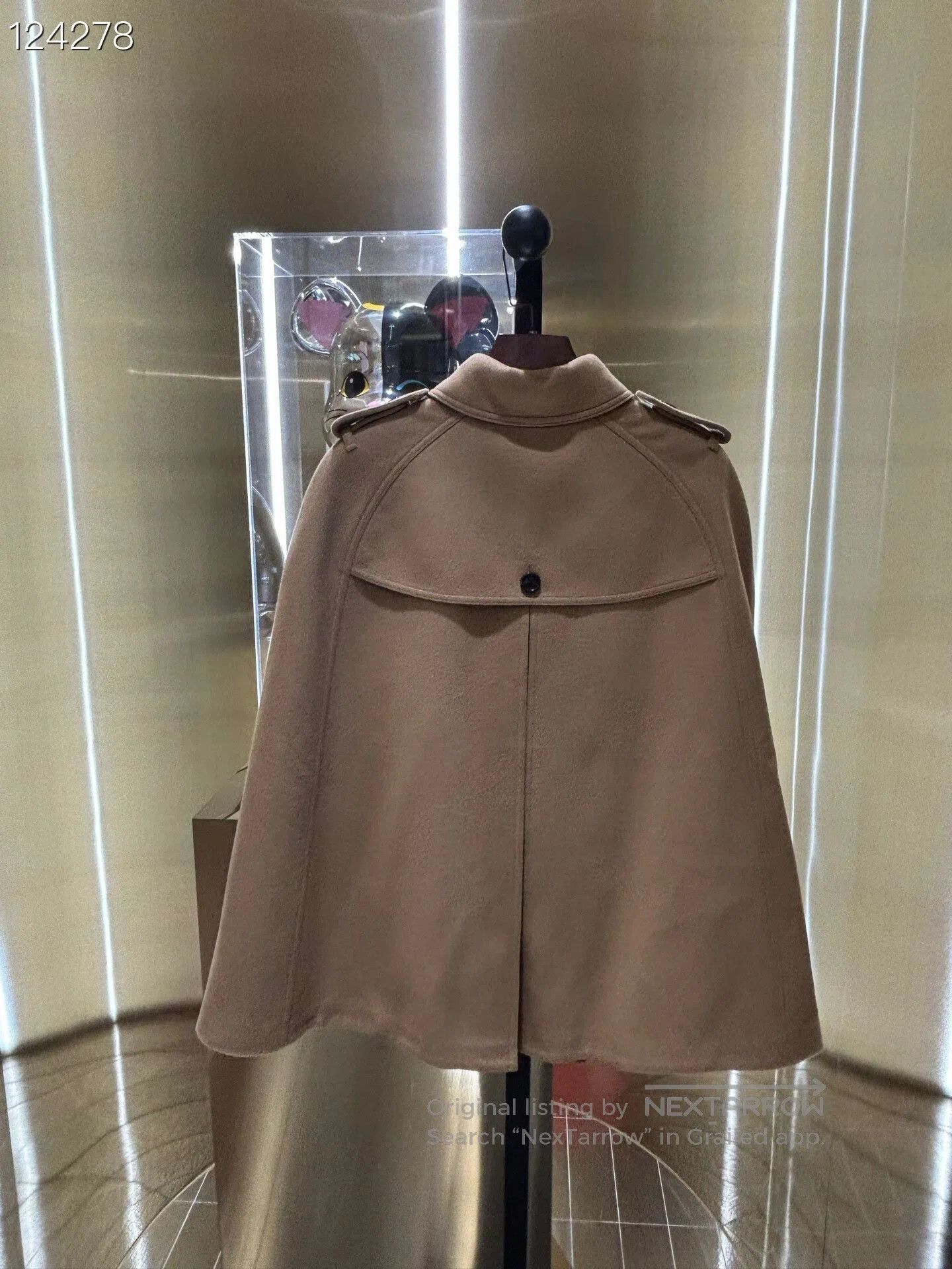 Burberry Burberry Cashmere Cape Coat. Size L / US 10 / IT 46 - 2 Thumbnail